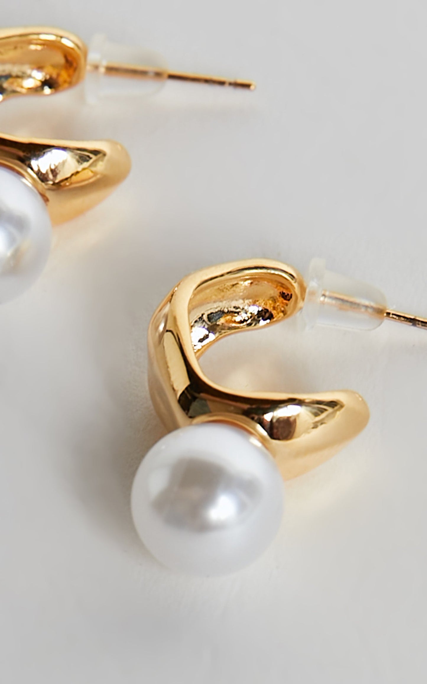 Jayden Pearl Earrings in Gold Pearl