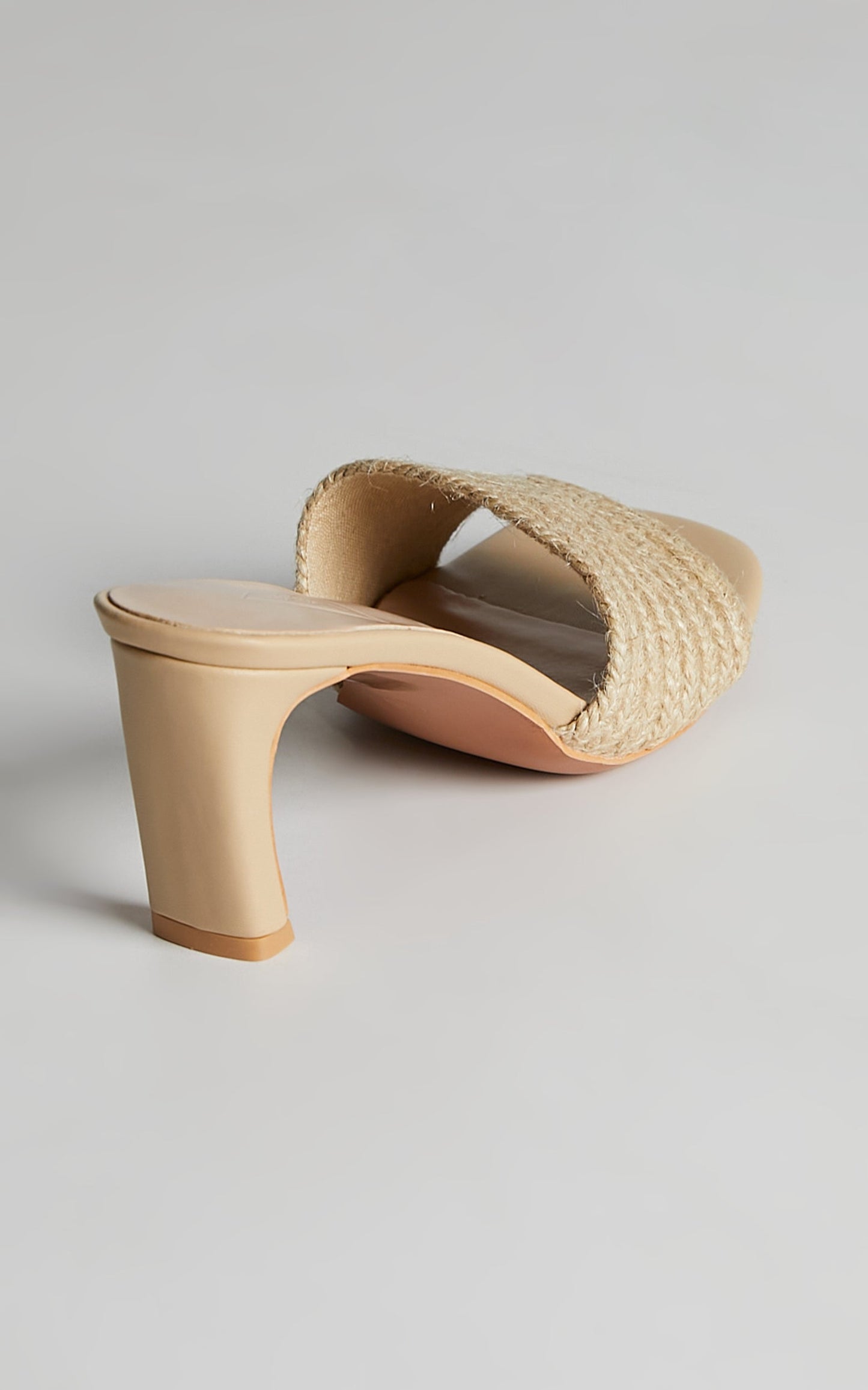 St Sana - Daphne Mules in Natural