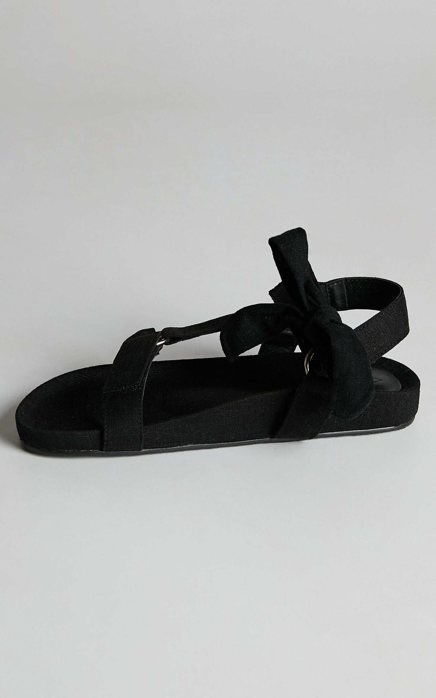 St Sana - Calum Wedge in Black