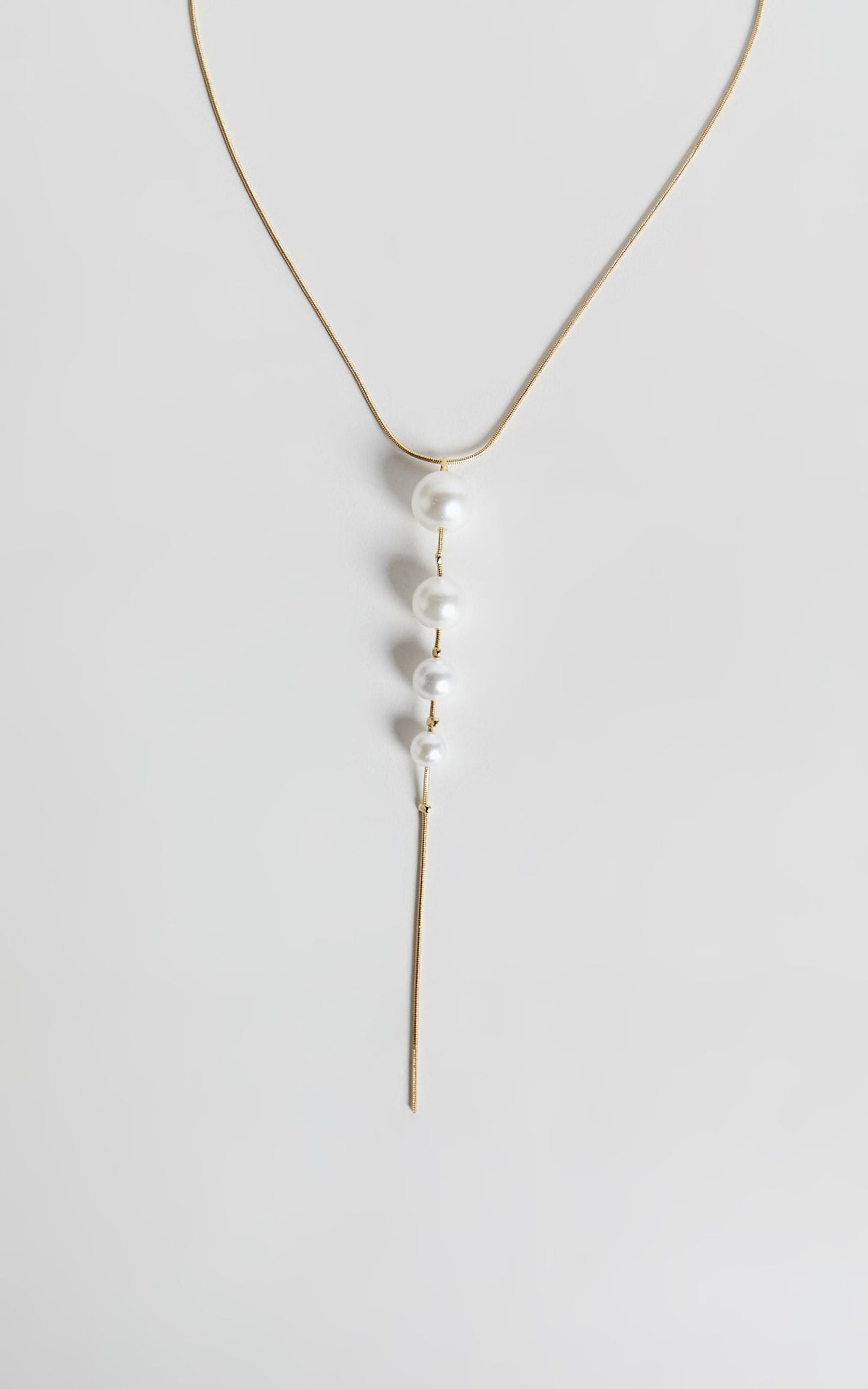Carila Pearl Pendant Necklace in Gold