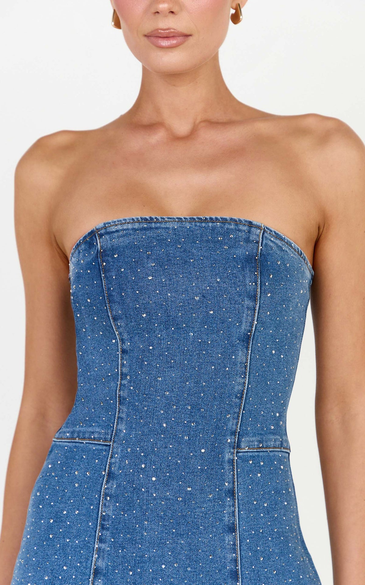 Marigold Mini Dress – Trägerloses Denim-Minikleid mit Strass in Mid Blue Wash