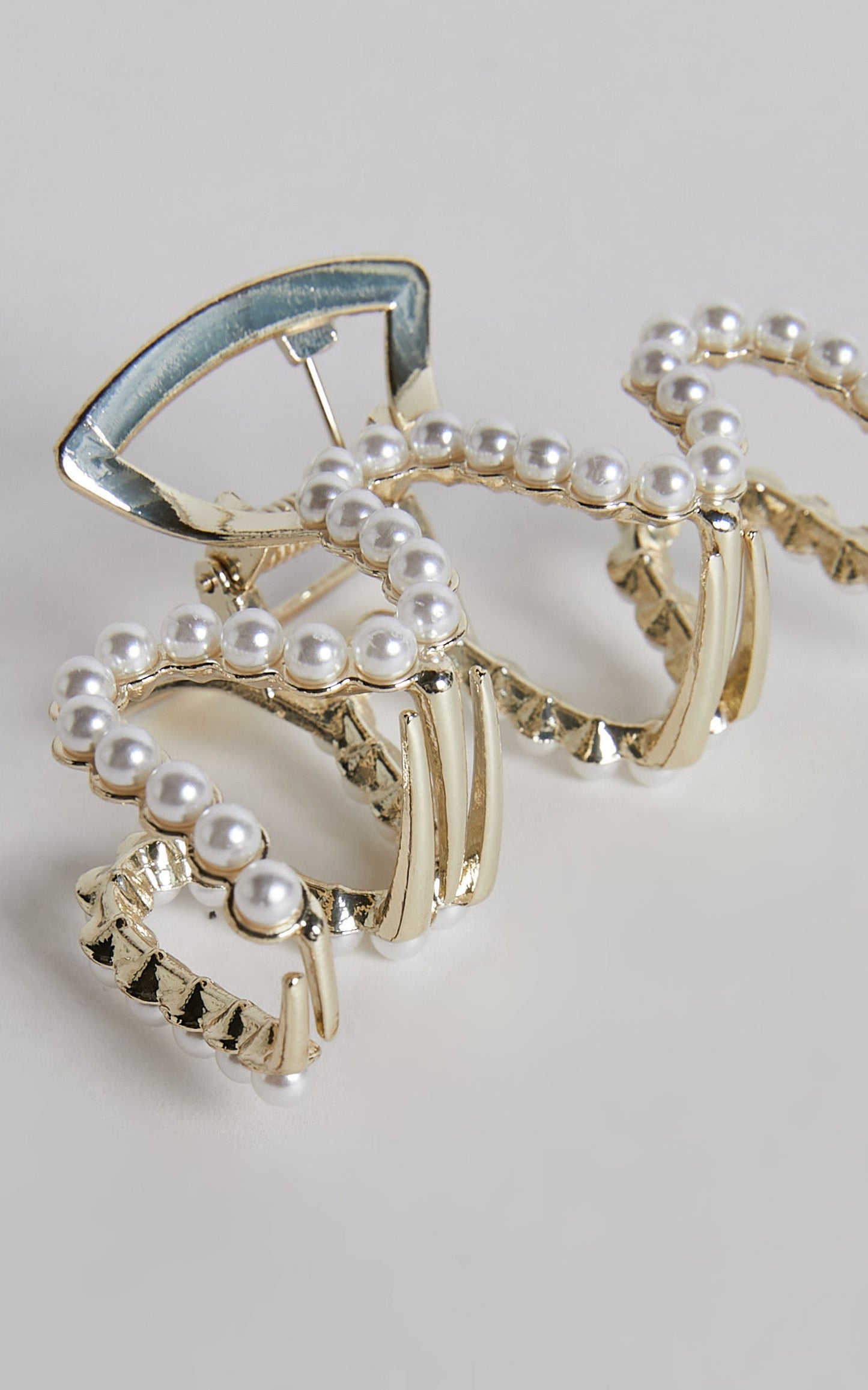 Madilynn Pearl Hair Clip in White