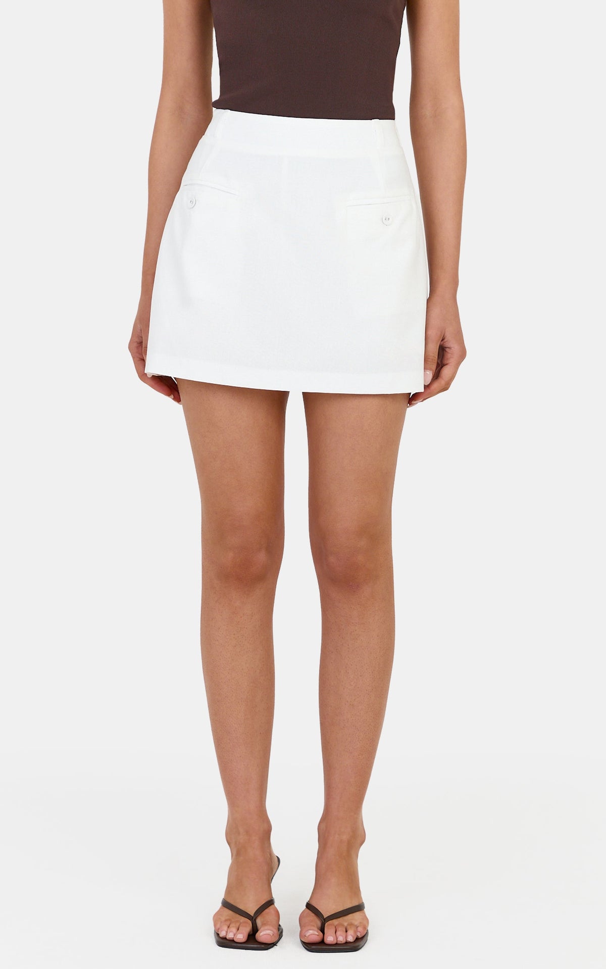 Natasha Skort – Mid Waist Skort mit Gummizug hinten in Weiß