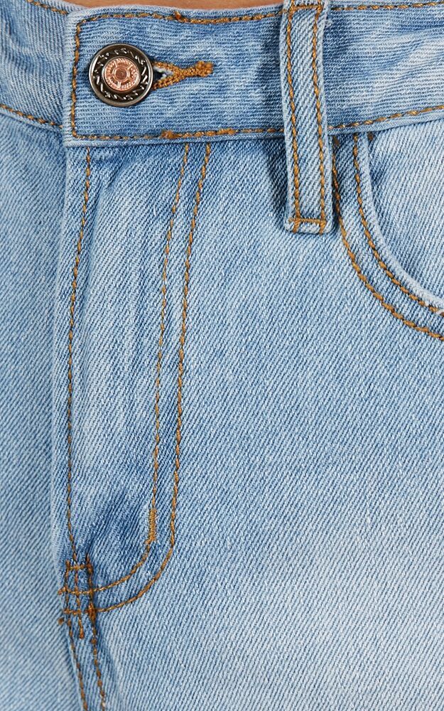 Blindfold Denim Shorts In Light Wash