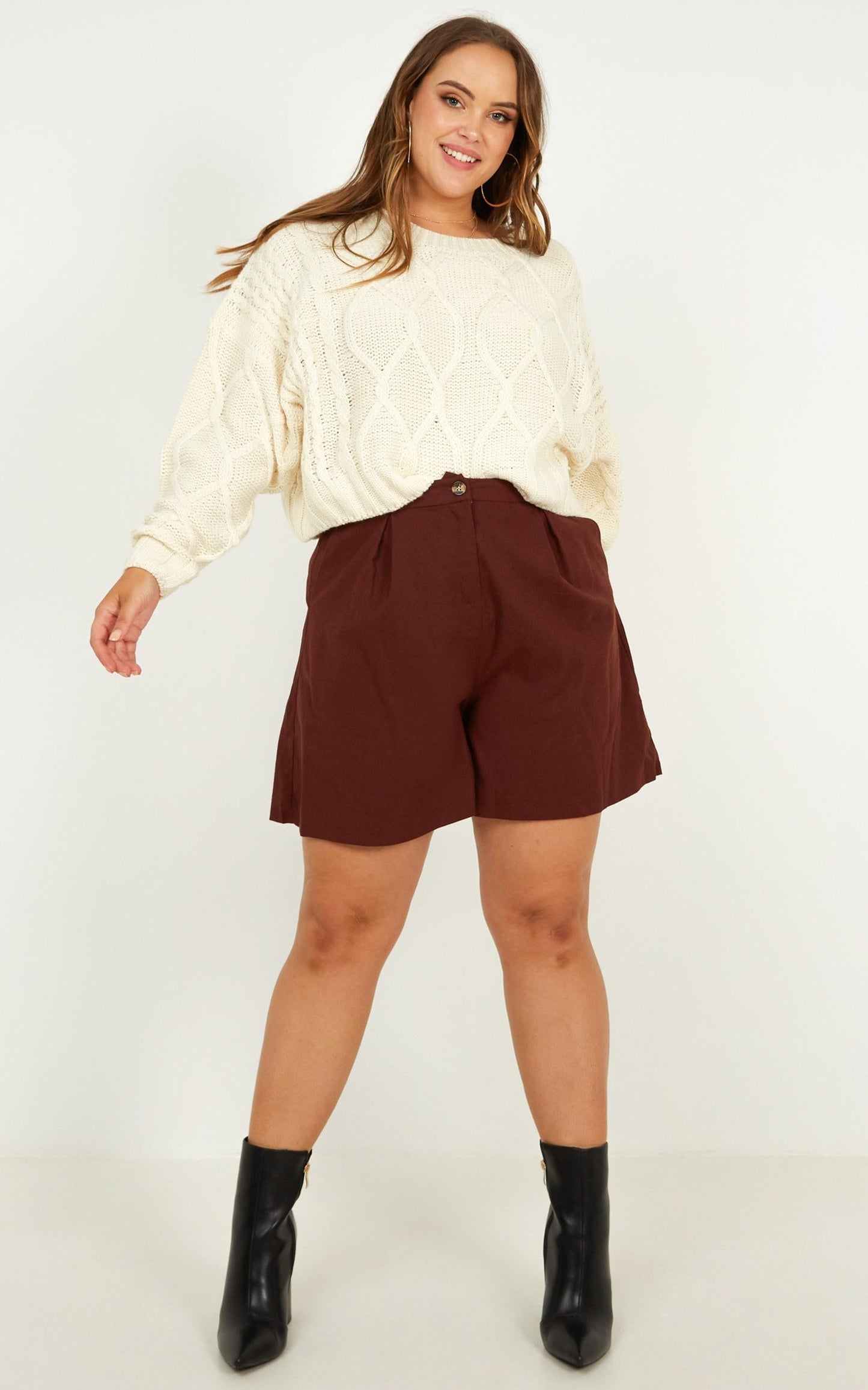 Trip To Bermuda Shorts In Chocolate Linen Look