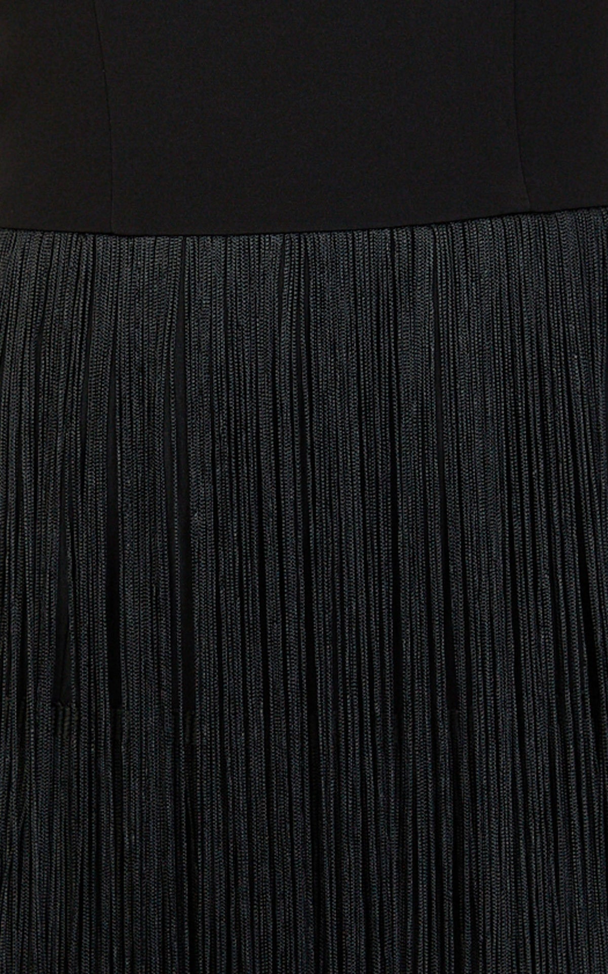 Maxine Maxi-Kleid – Gestuftes Fransenkleid in Schwarz