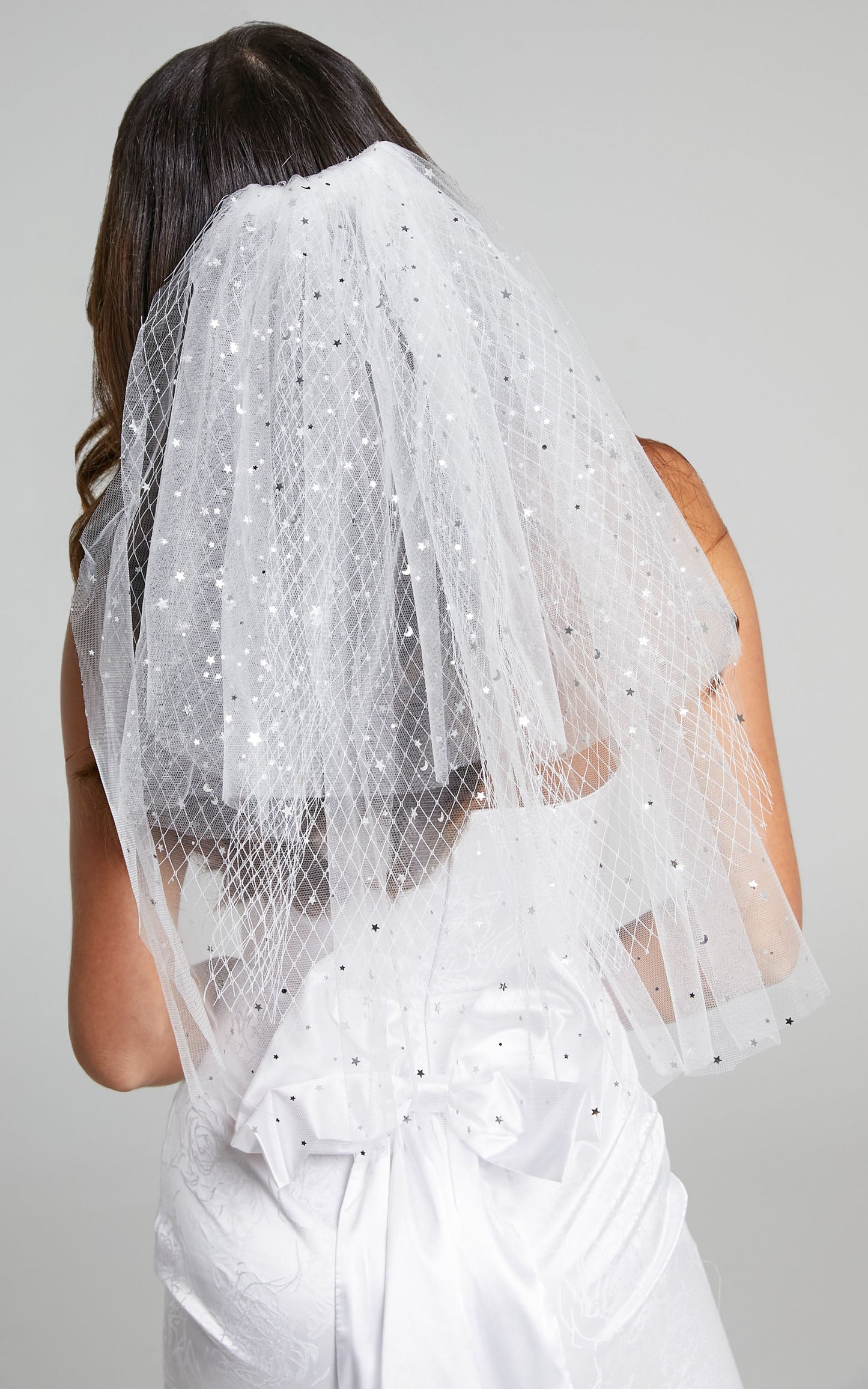 Lovely Veil in White