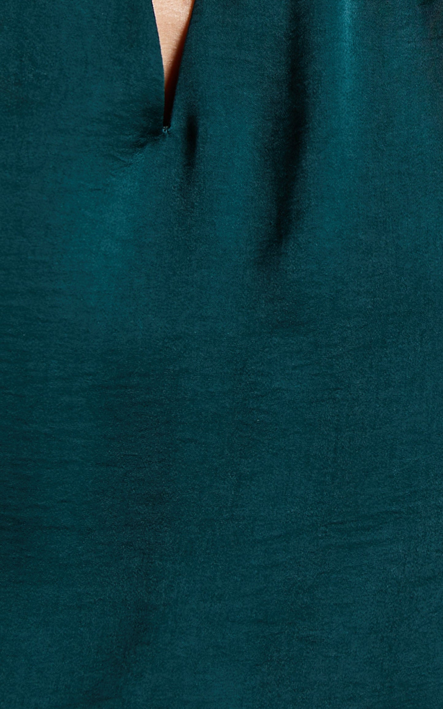 Demmi Top - Key Hole Flutter Sleeve Top in Emerald