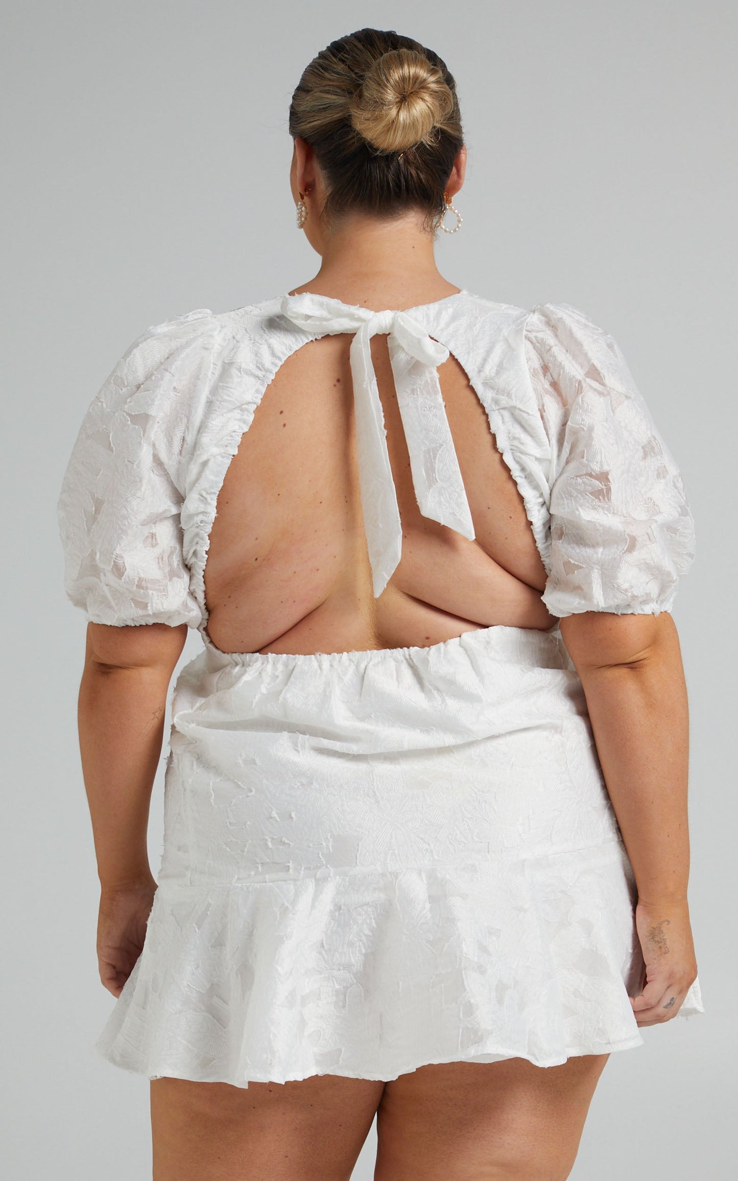 Maezie Puff Sleeve Mini Shift Dress in White Embroidery