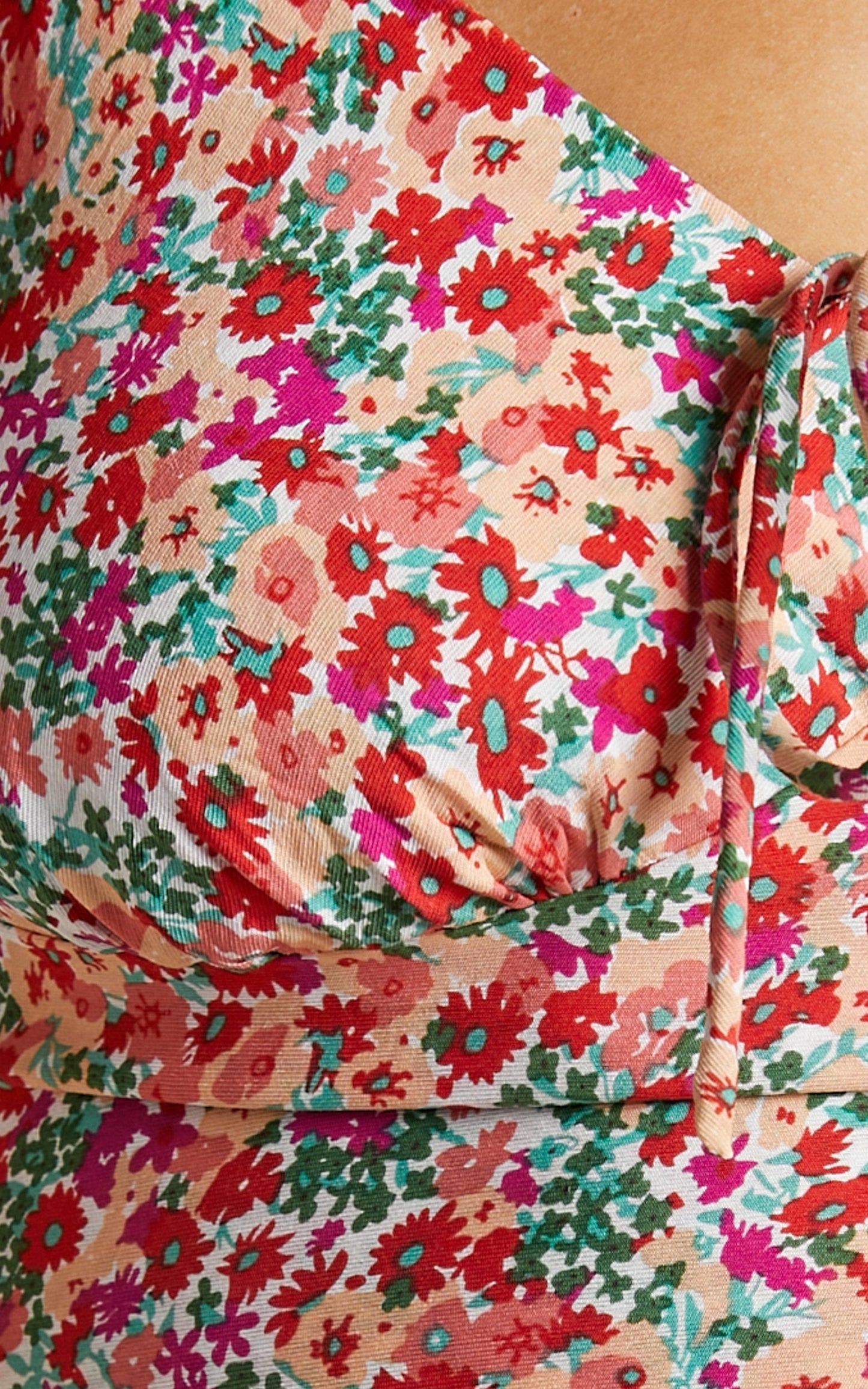 Brenlee Puff Sleeve Crop Top in Floral