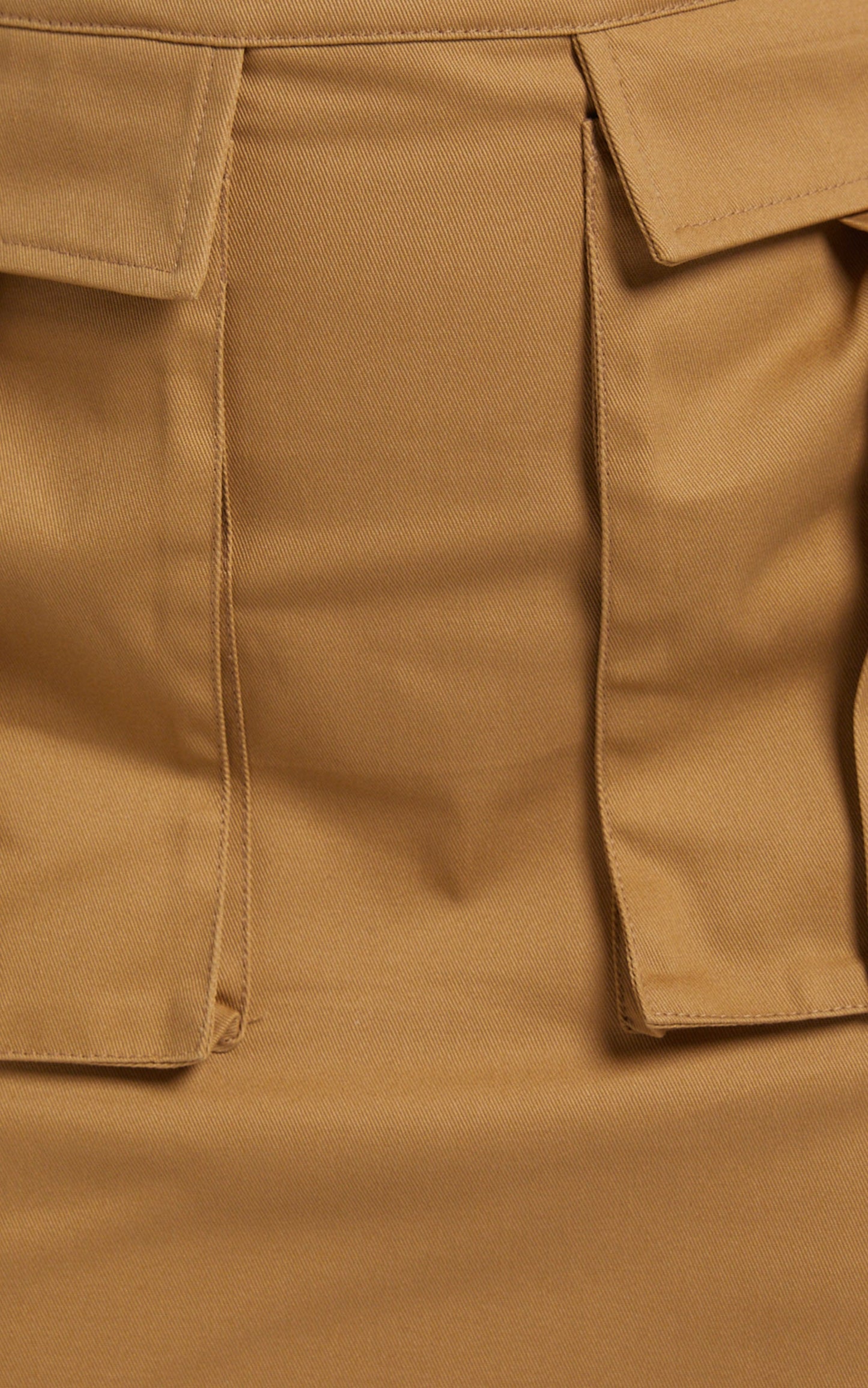 Jeyna Cargo Skirt in Camel