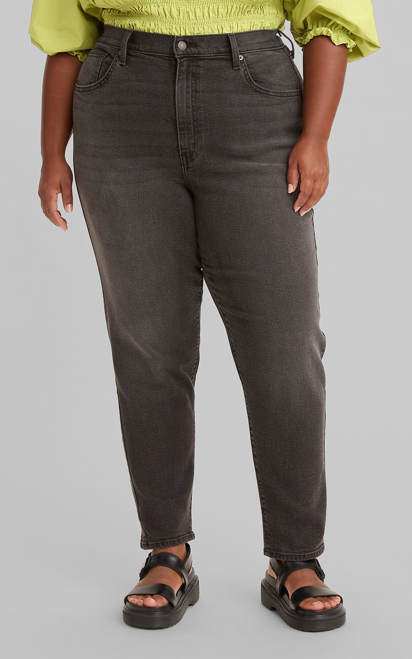Levi's Curve - High Waisted Mom Jean in Say No Go
