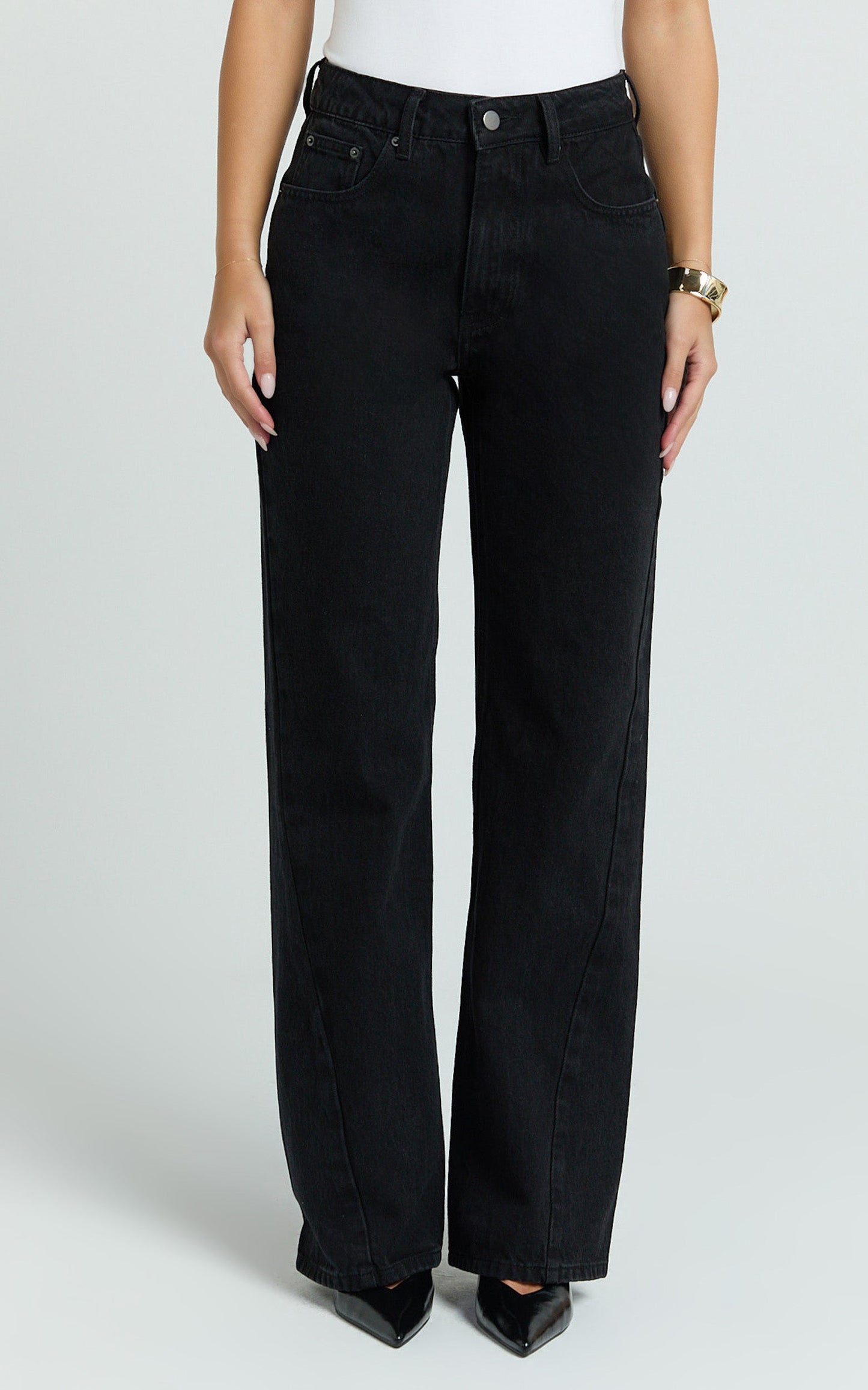 Abbie Jeans - Mid Rise Straight Leg Recycled Denim Jeans in Clean Black