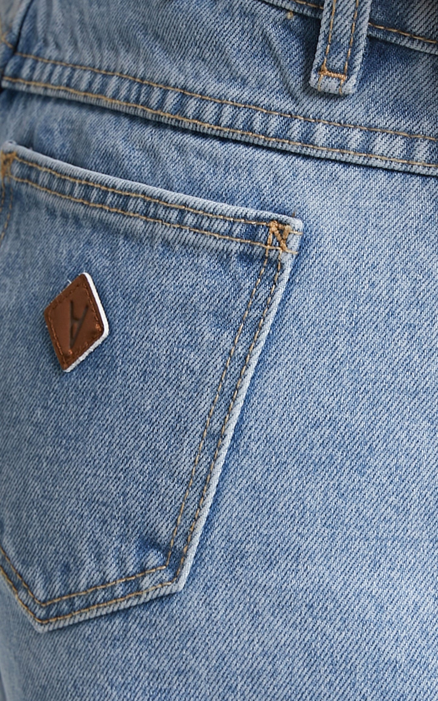 Abrand - A 99 LOW SHORT ESMERALDA DENIM SHORTS in Esmeralda