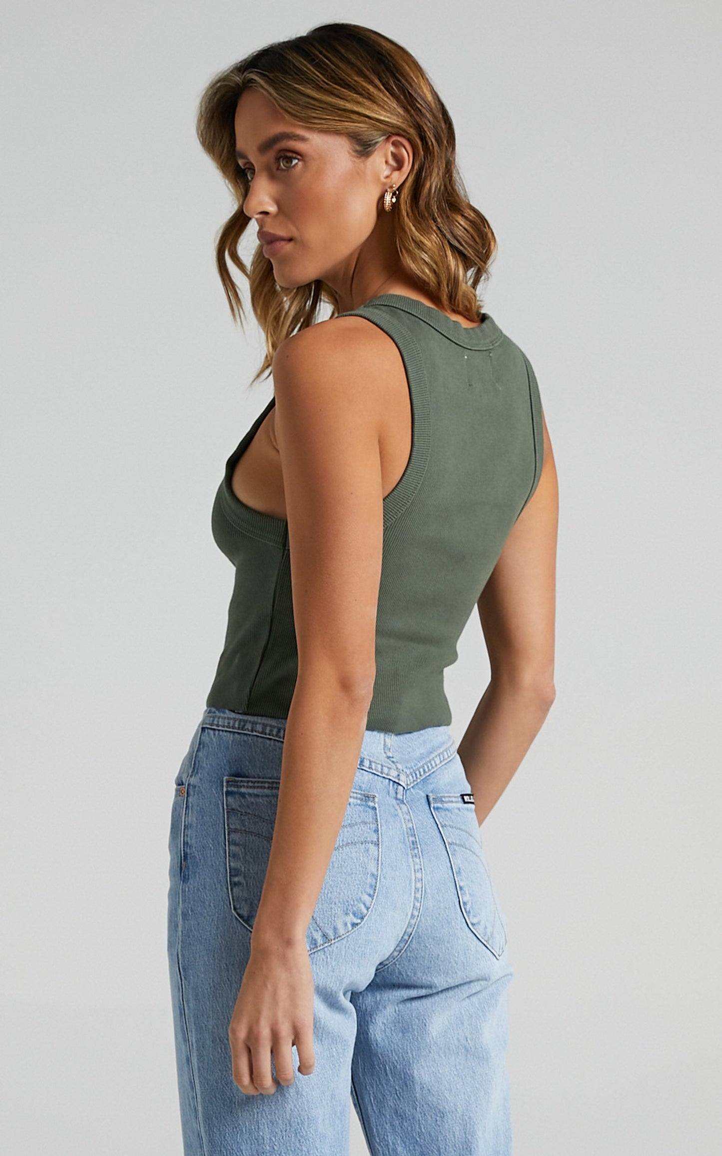 Abrand - A Heather Singlet in Olive