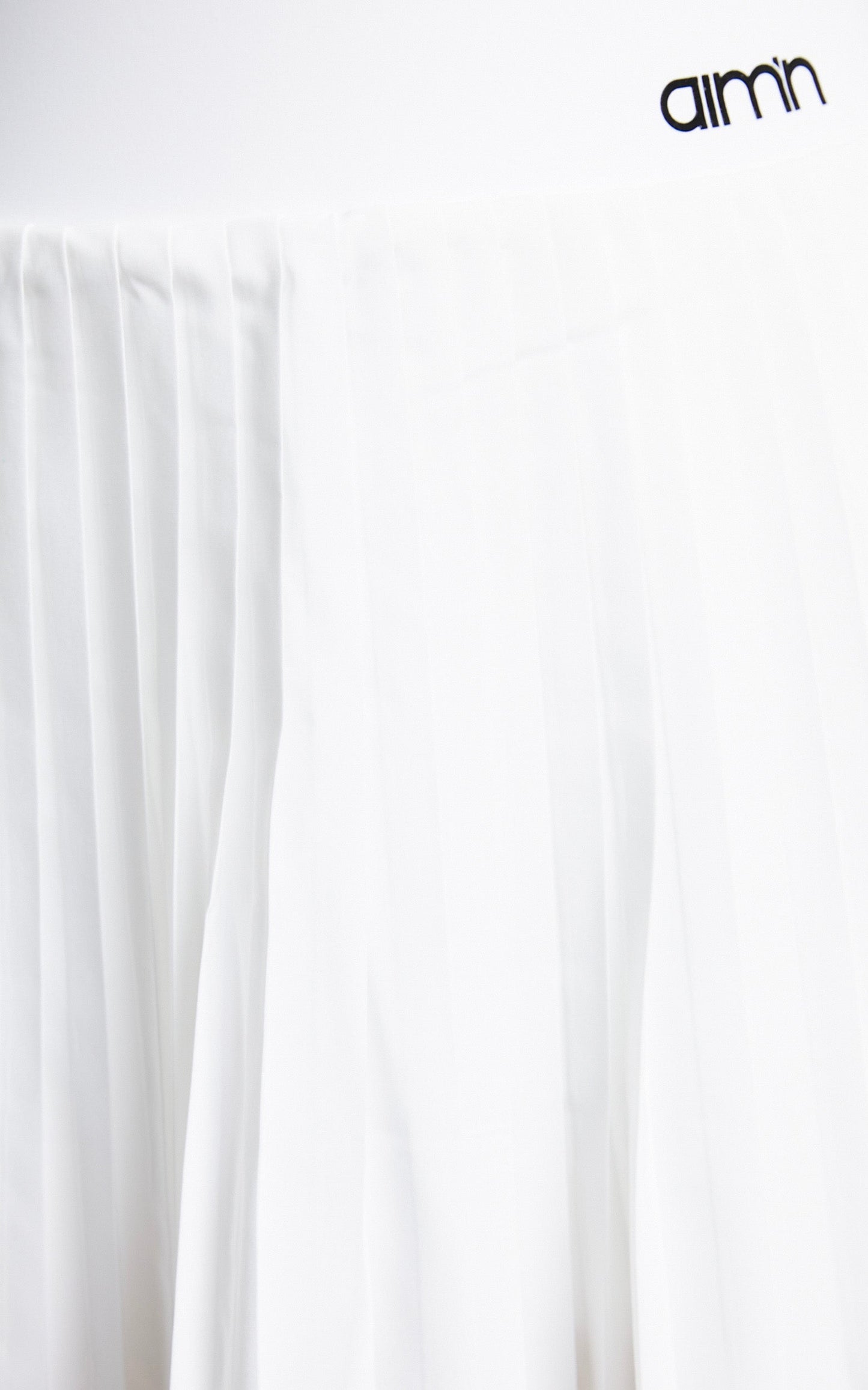 Aim'n - Pleat Skort in White