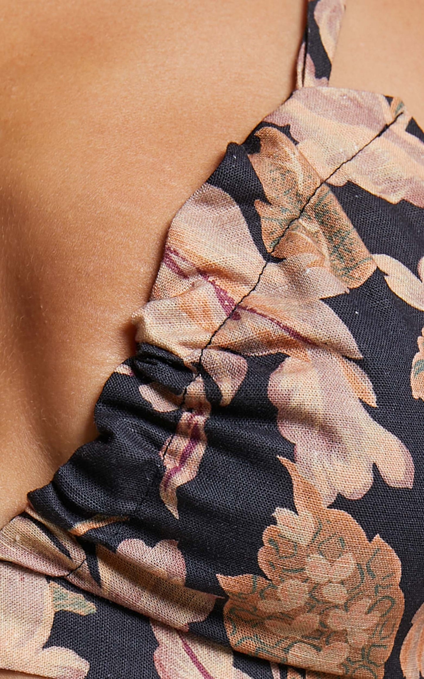 Amalie The Label - Dessie Linen Look Blend Tie Shoulder Plunge Bralette Top in Kora Print