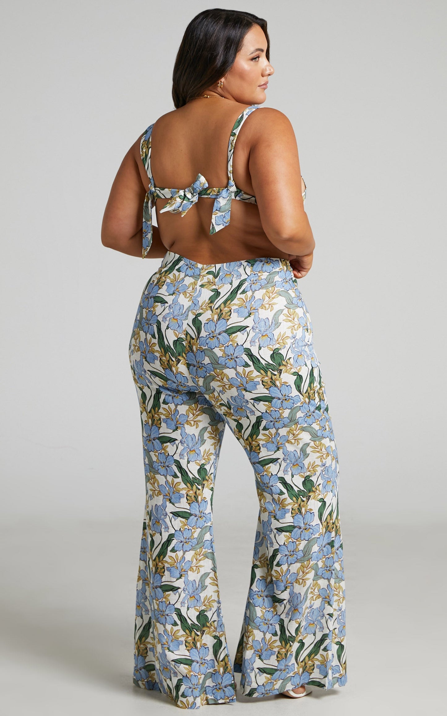 Amalie The Label - Linen High Waisted Laria Kick Out Flared Leg Pants in Iris Floral