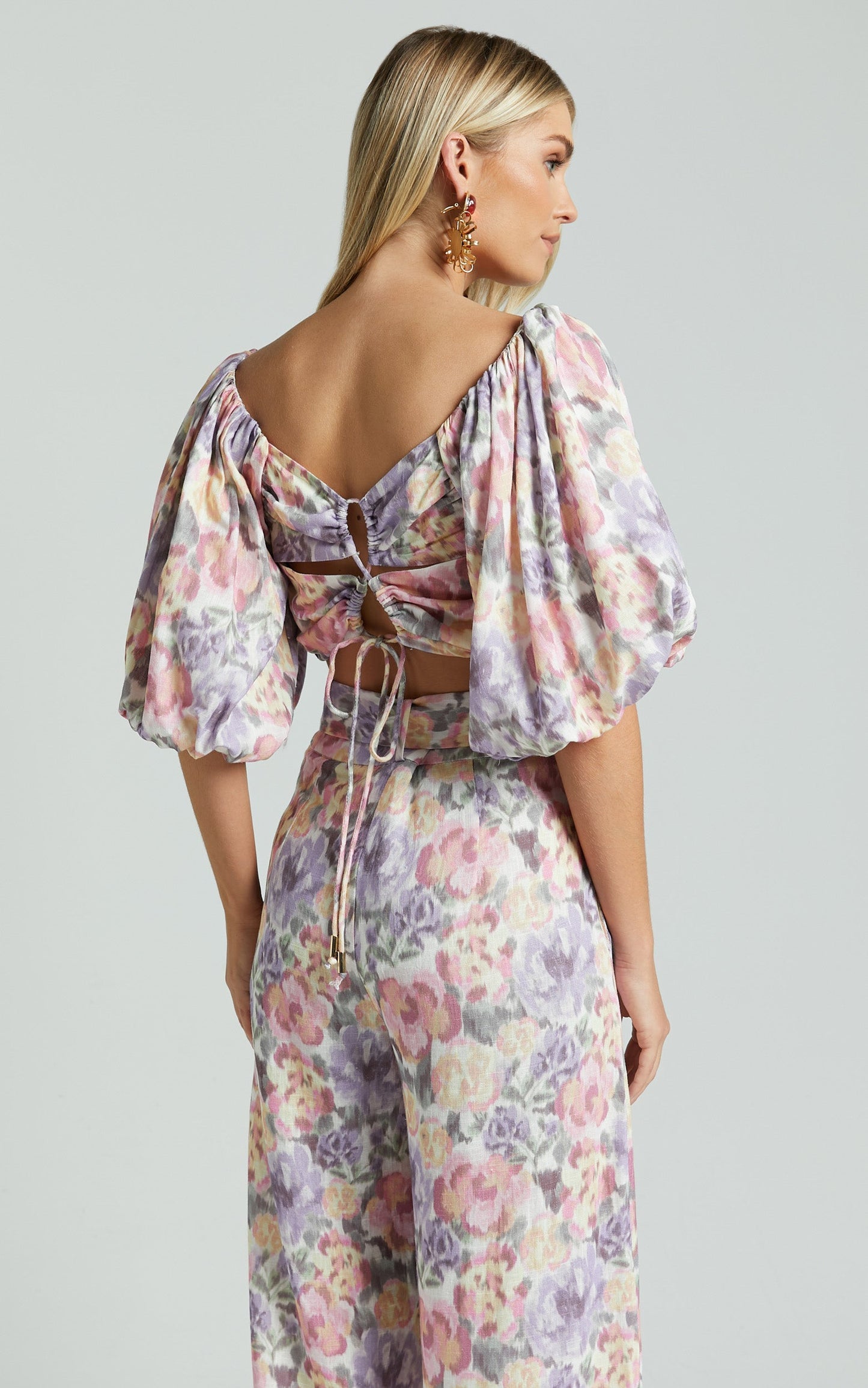 Amalie The Label - Mimie Linen Blend Short Puff Sleeve Tie Back Top in Aurora Print