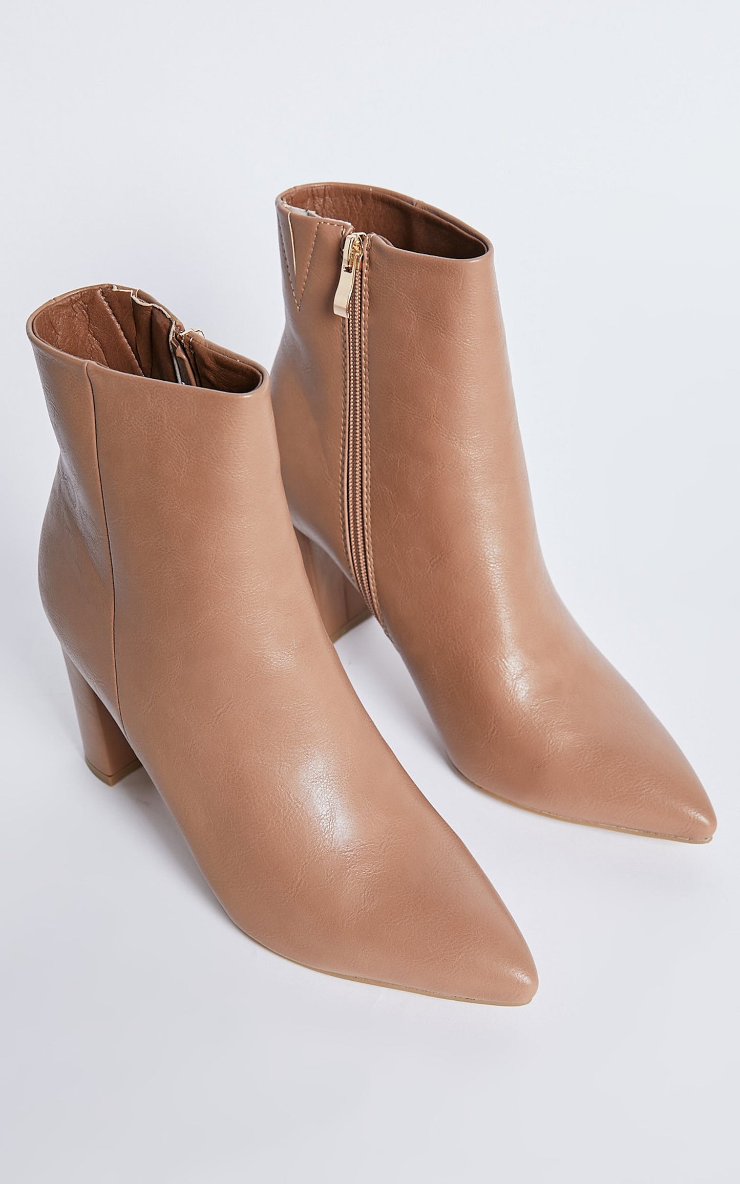 Billini - Stazie Boots in Toffee texture