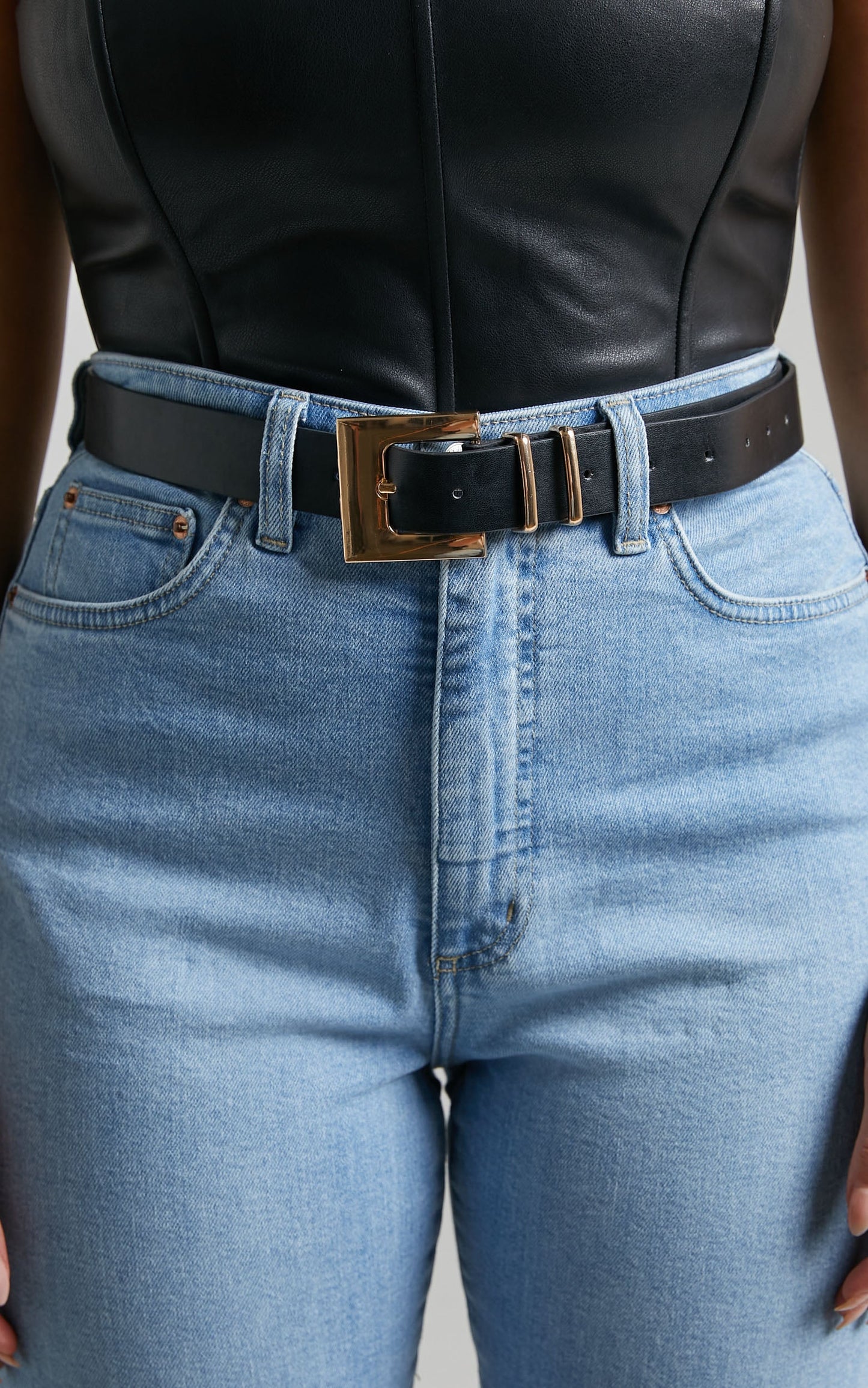Carah Belt in Black