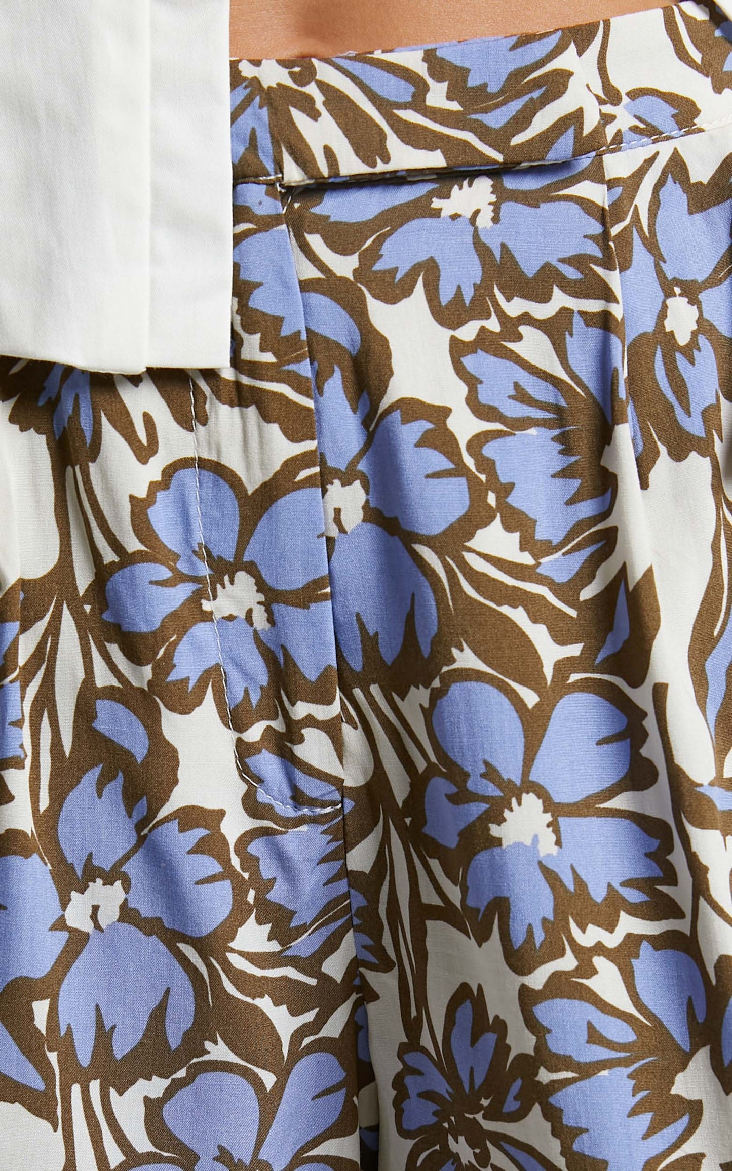 Everlee Shorts - Linen High Waisted Shorts in Blue Floral