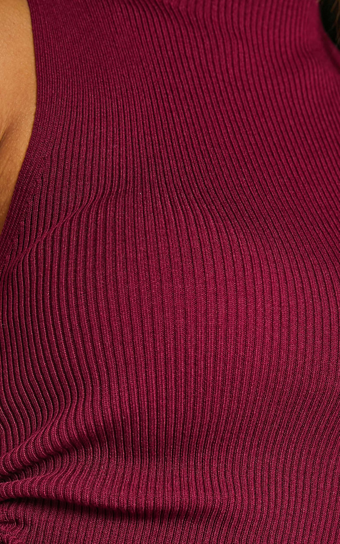 Giselli Top - Knit Ruched Side Tank Top in Plum
