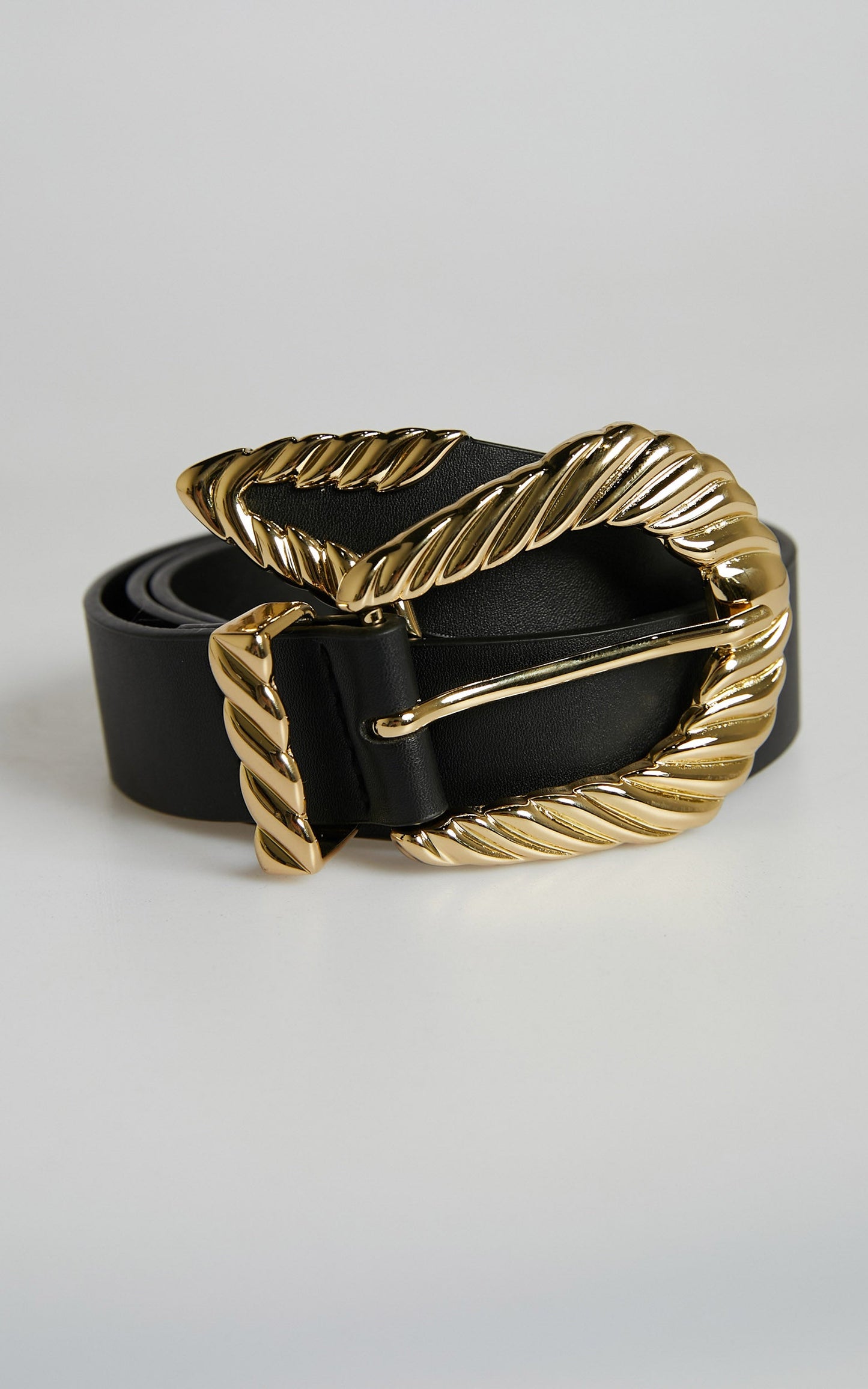 Haesel Twist Buckle Belt in Black/Gold