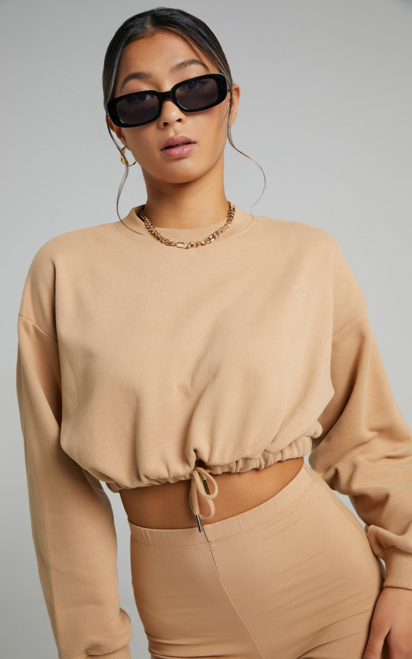 Lee - Cinched Sweatshirt in Iced Coffee