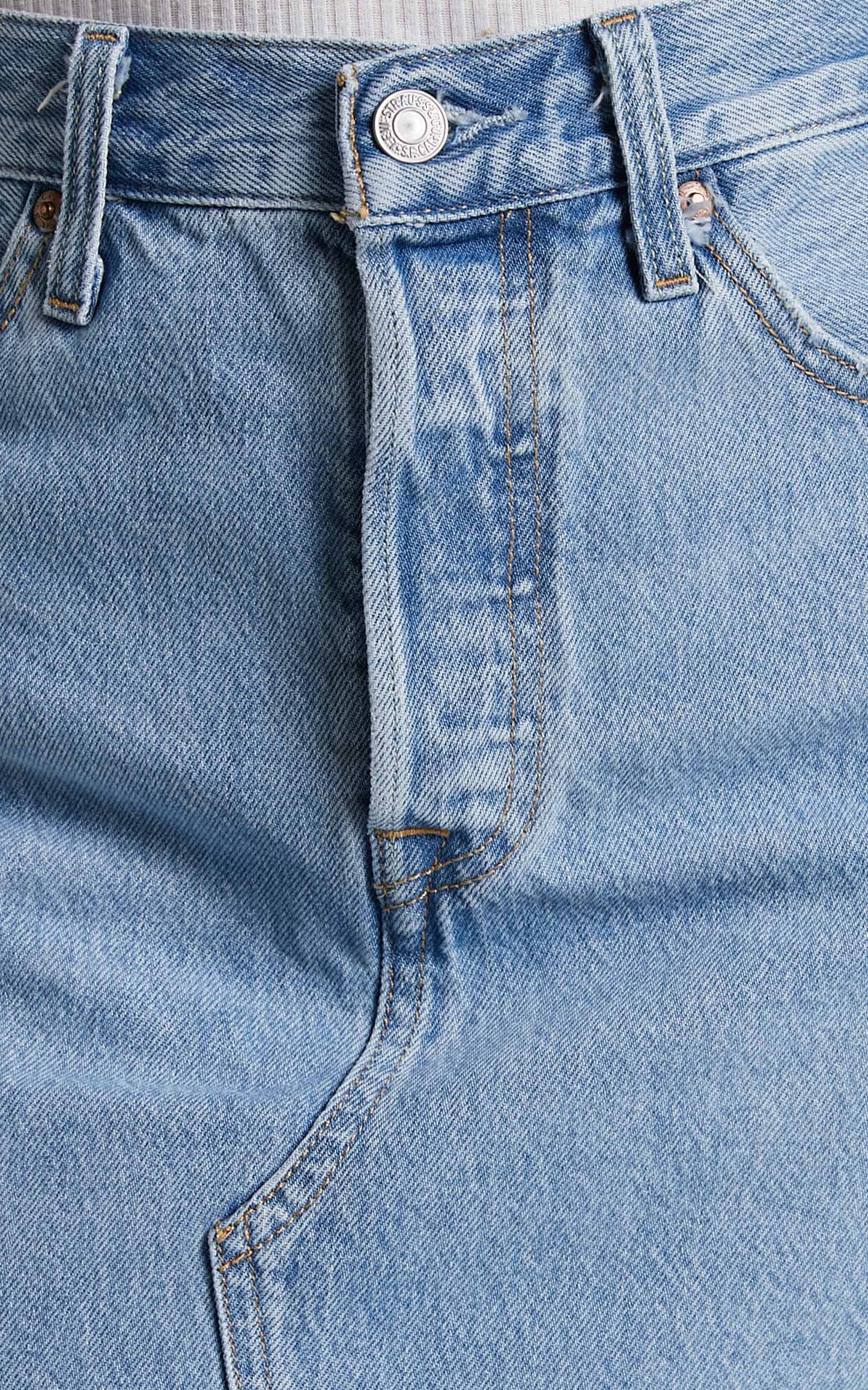 Levi's - High Rise Decon Denim Skirt in OJAI GLARE