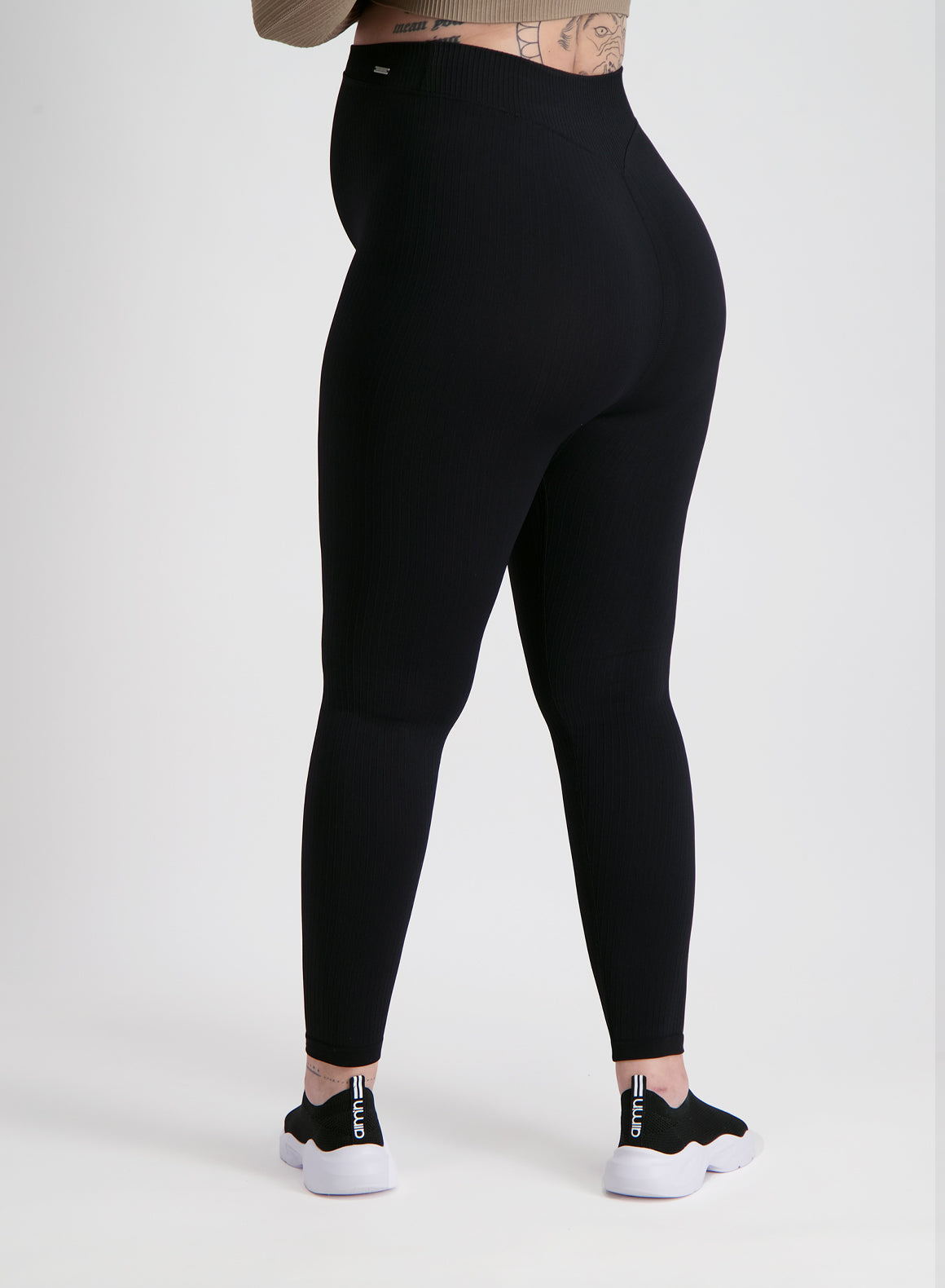 Aim'n - MATERNITY RIBBED SEAMLESS TIGHTS in Black
