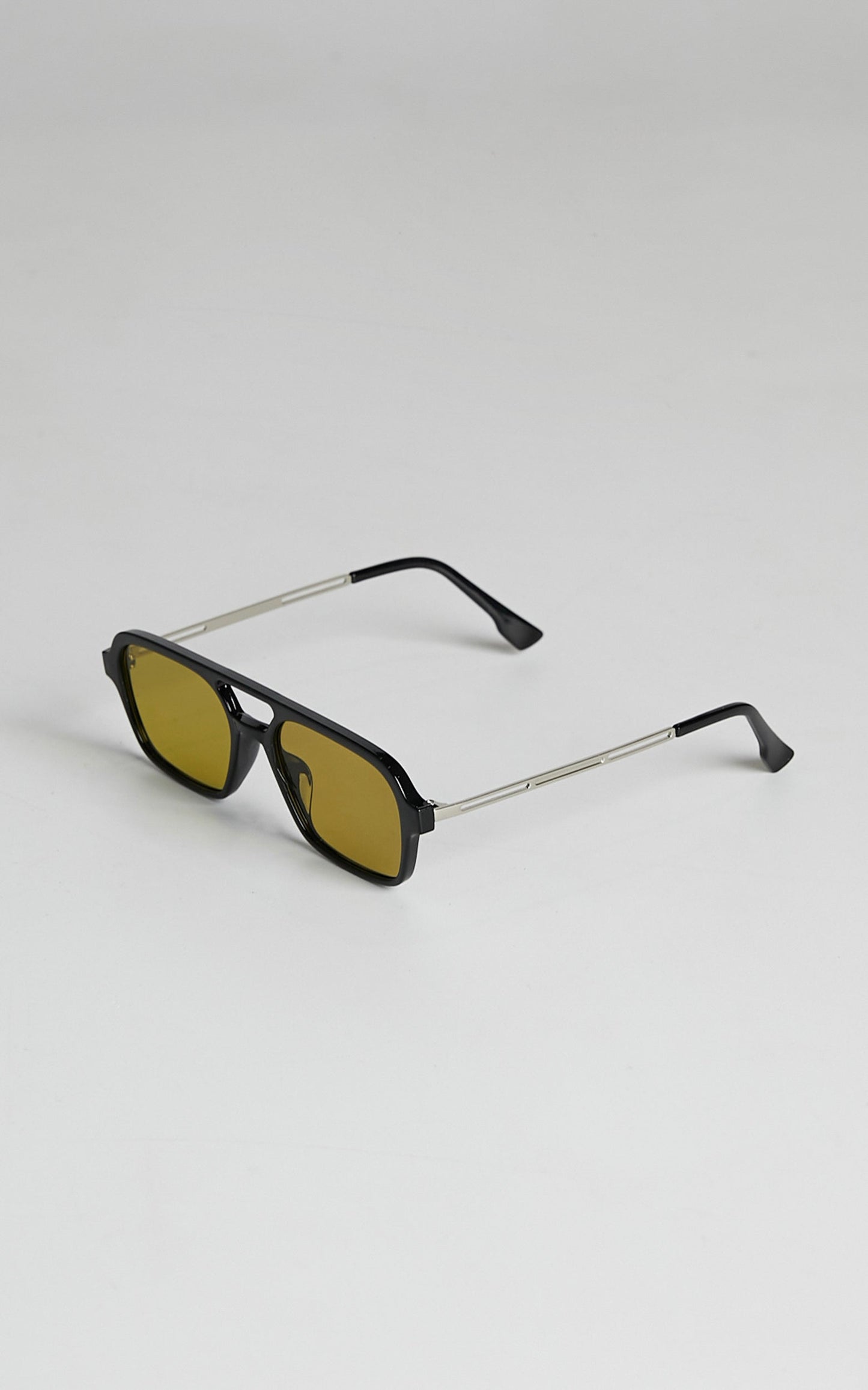 Marta Oversized Aviator Sunglasses in Black and Yellow