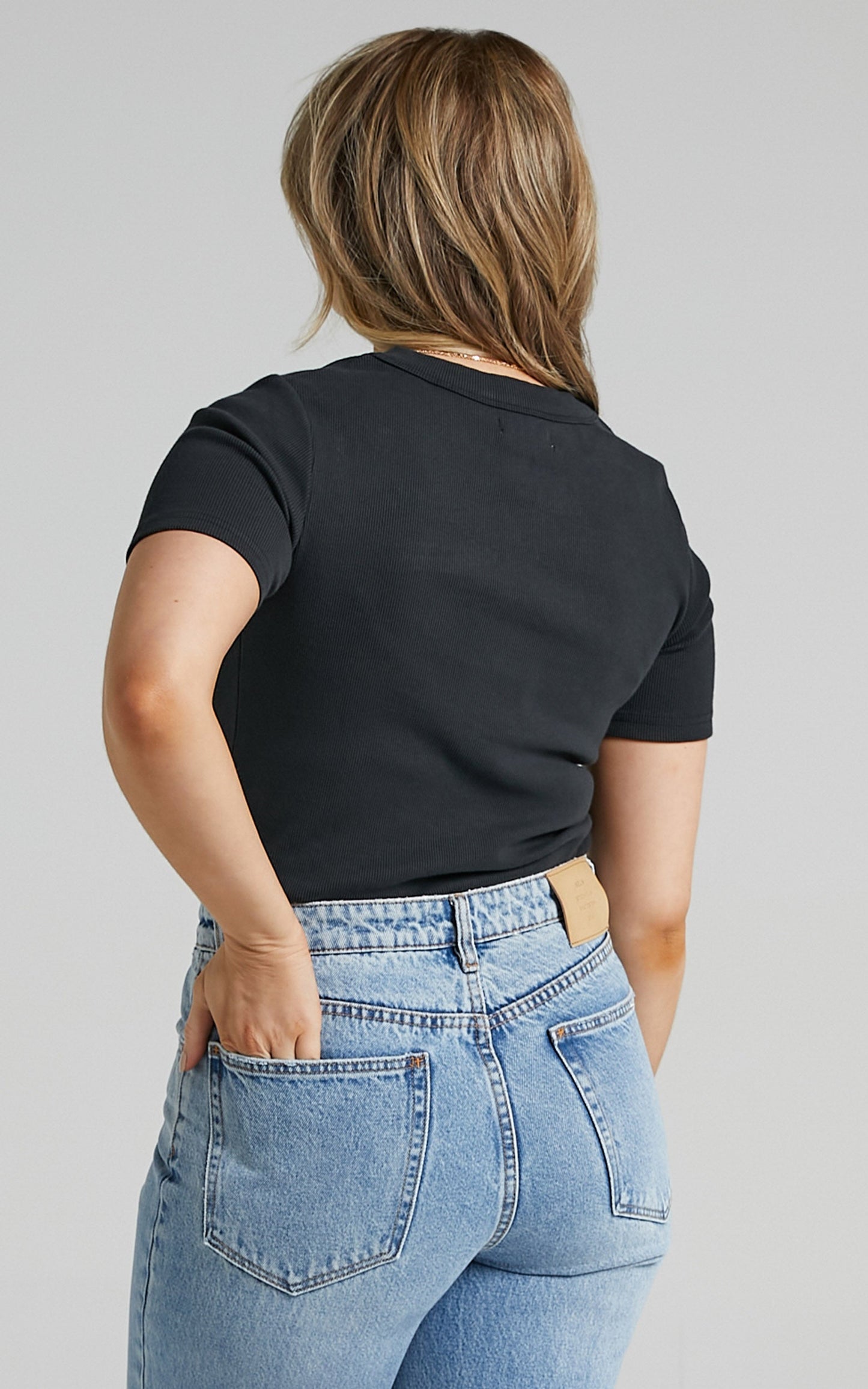 Neuw - Jonesy Tee in Black
