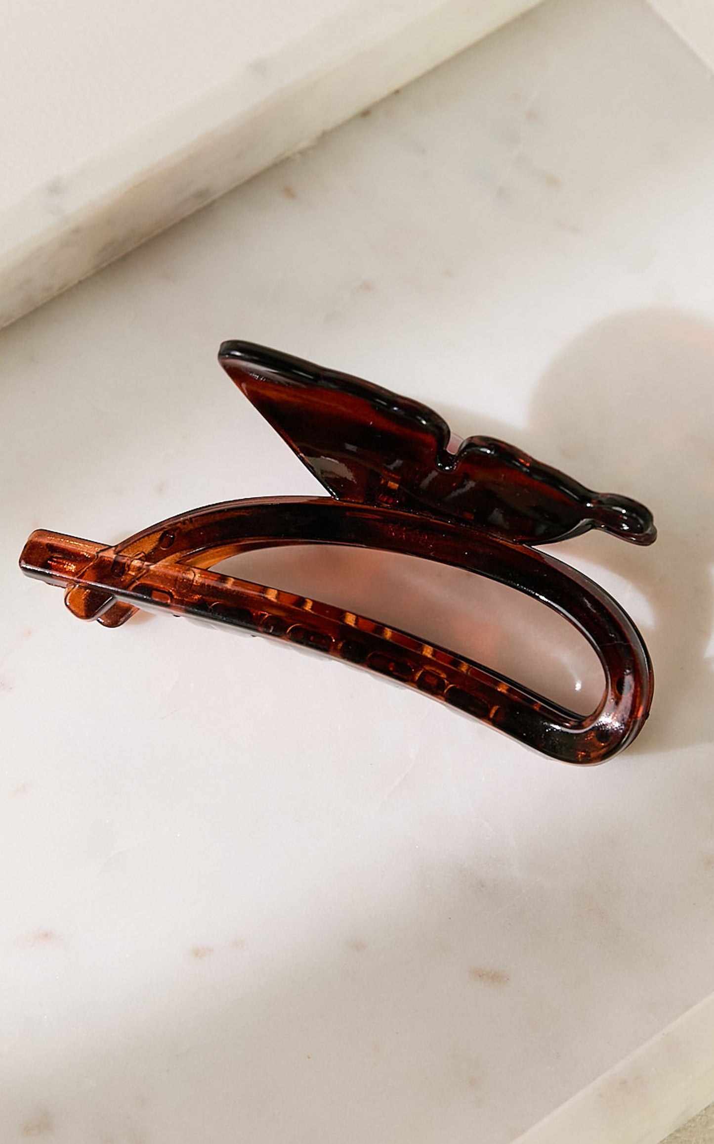 Olsen Hair Clip - Butterfly Claw Clip in Tort