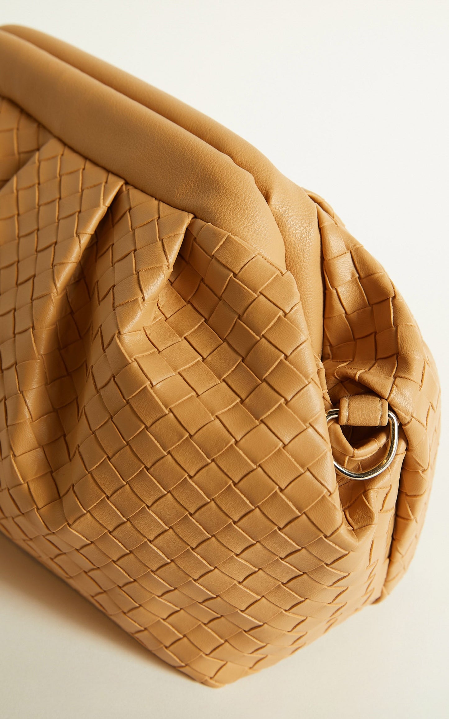 Sardinia Woven Clutch in Natural