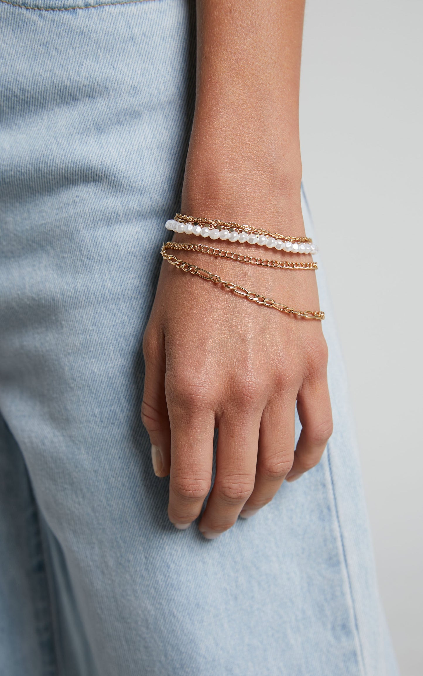 Samjana Multipack Bracelet Set in Gold and Pearl