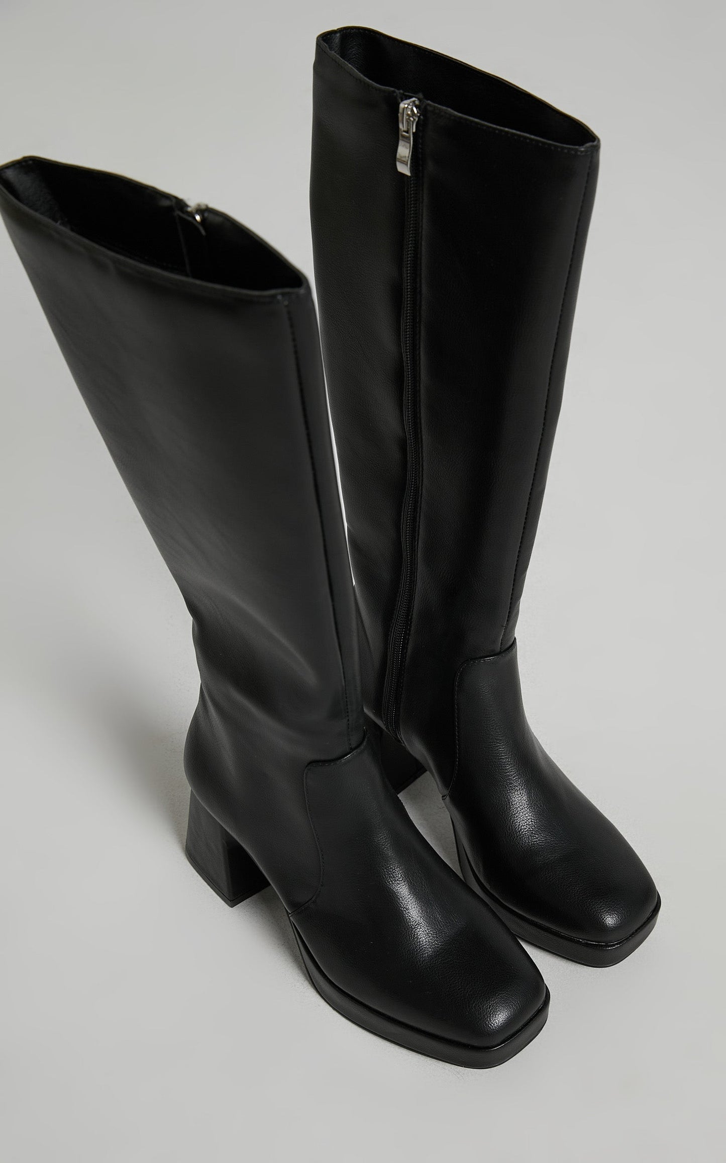 Therapy - Naya Boots in Black