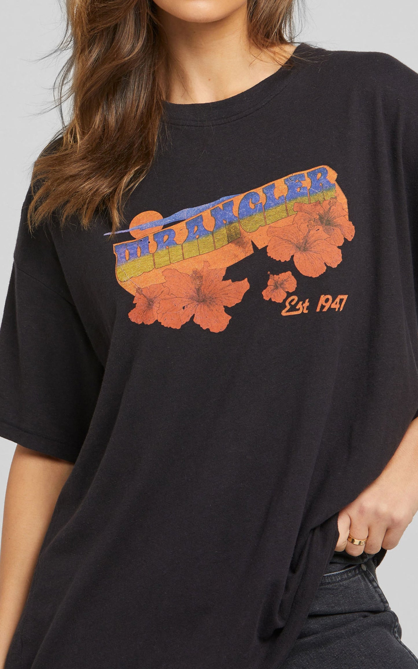 Wrangler - SWEET BREEZE OS TEE in Worn Black