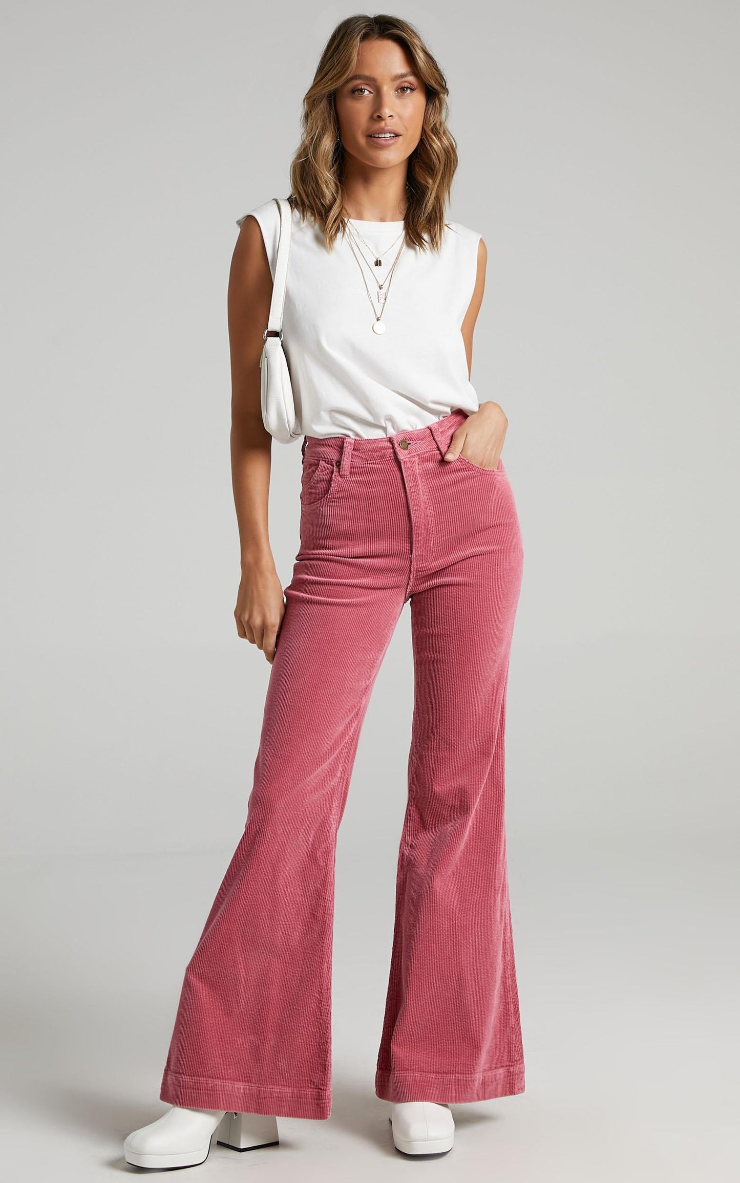 Rollas x Sofia Richie - Eastcoast Cord Flare in Rose Cord