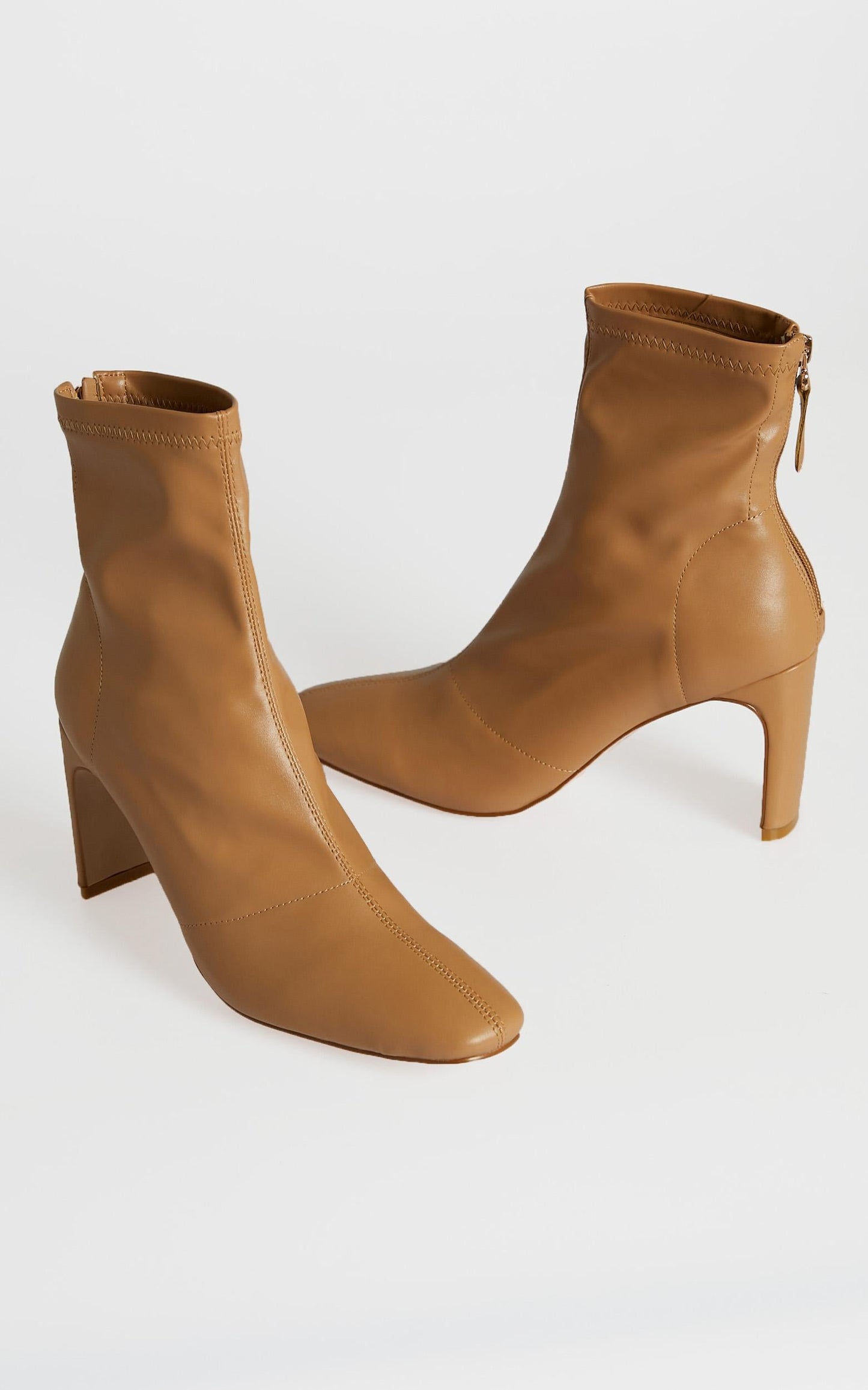 Billini - Griffin Boots in Fawn