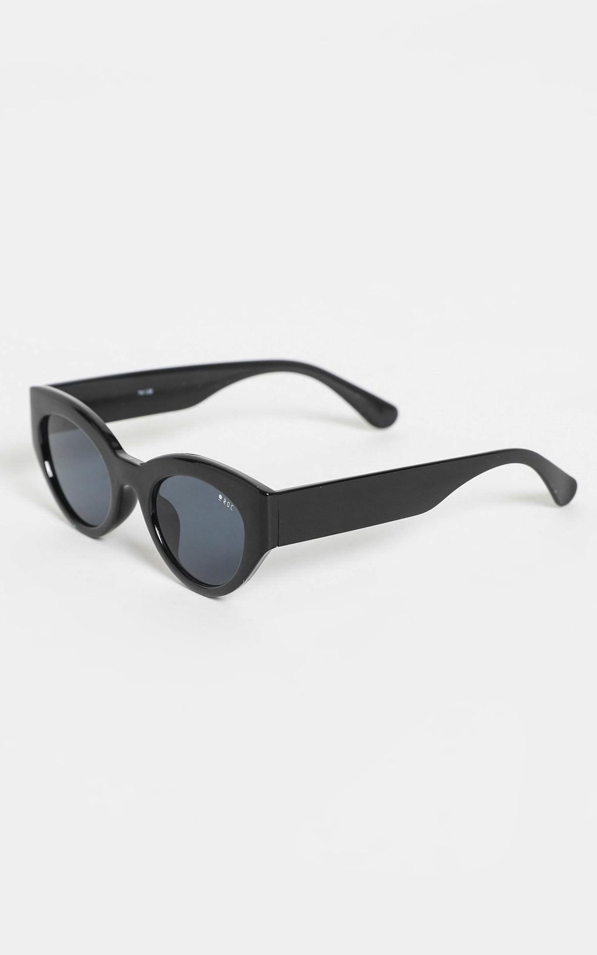 Roc - Hibiscus Sunglasses in Black