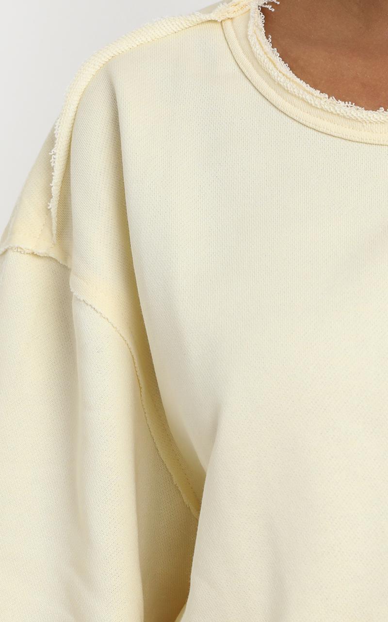 Long Lost Sweatshirt in Pastel Yellow