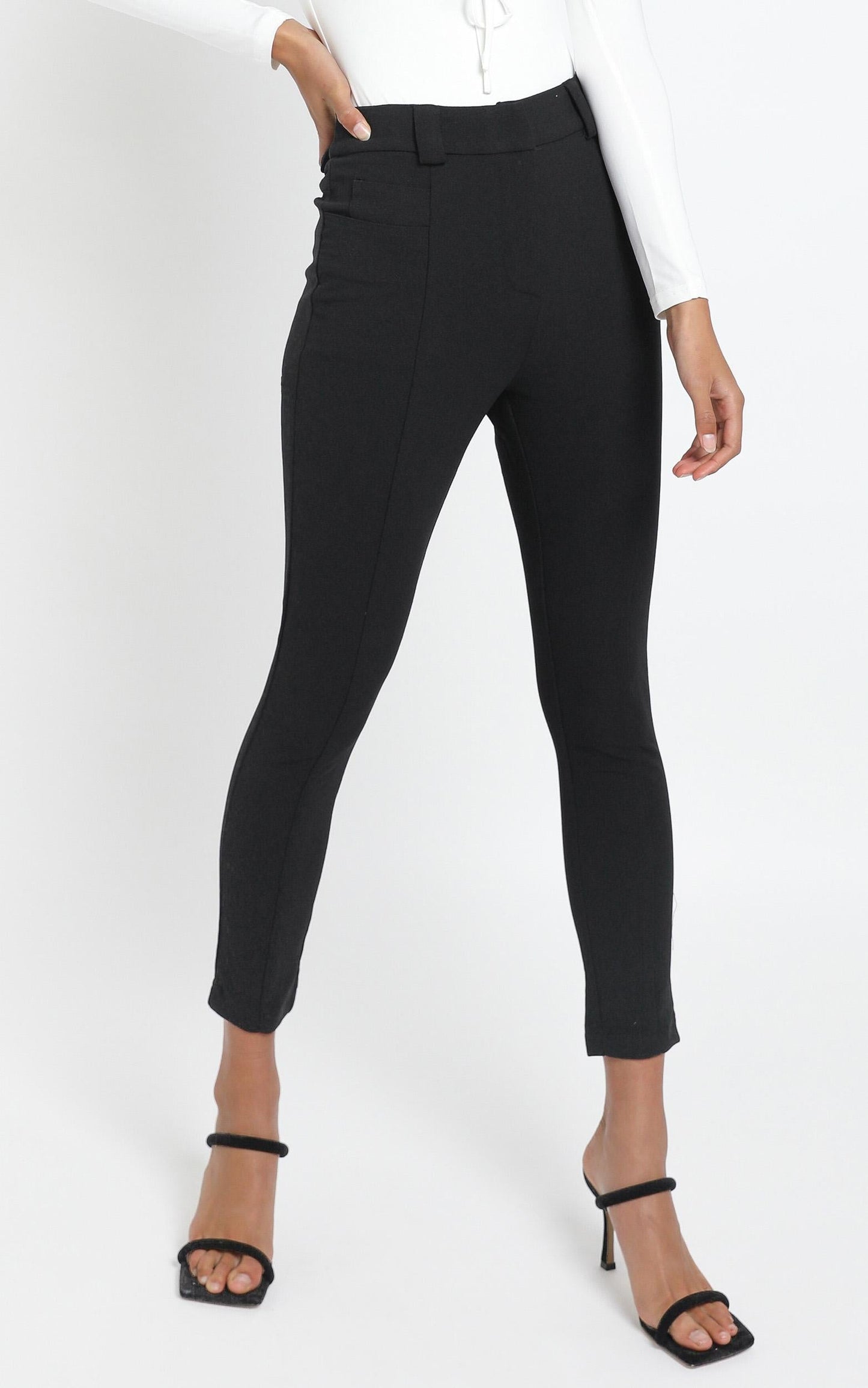 Iris Pants in Black