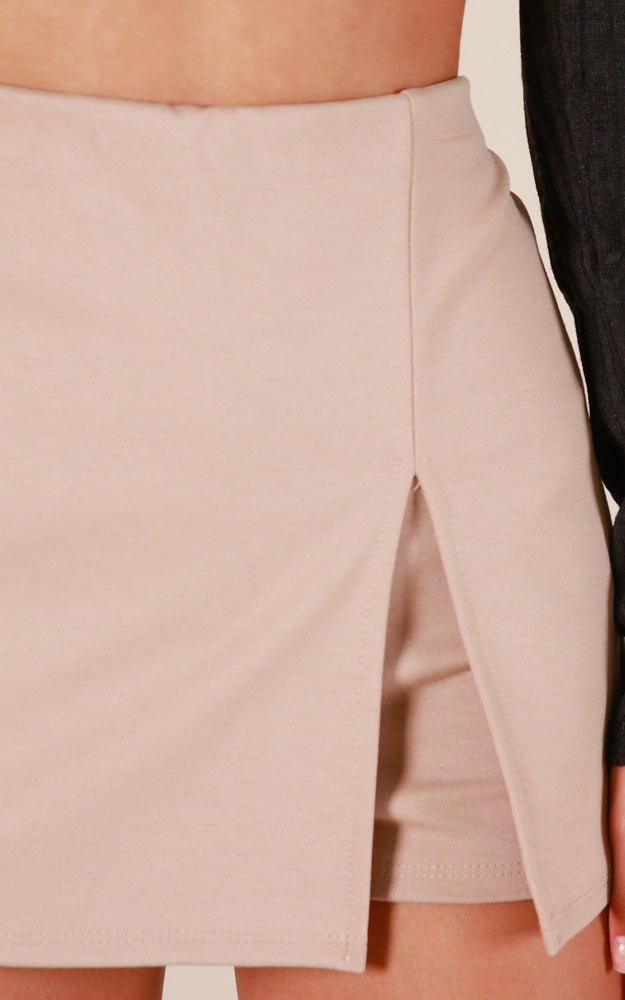 Mellow Out Skort In Taupe