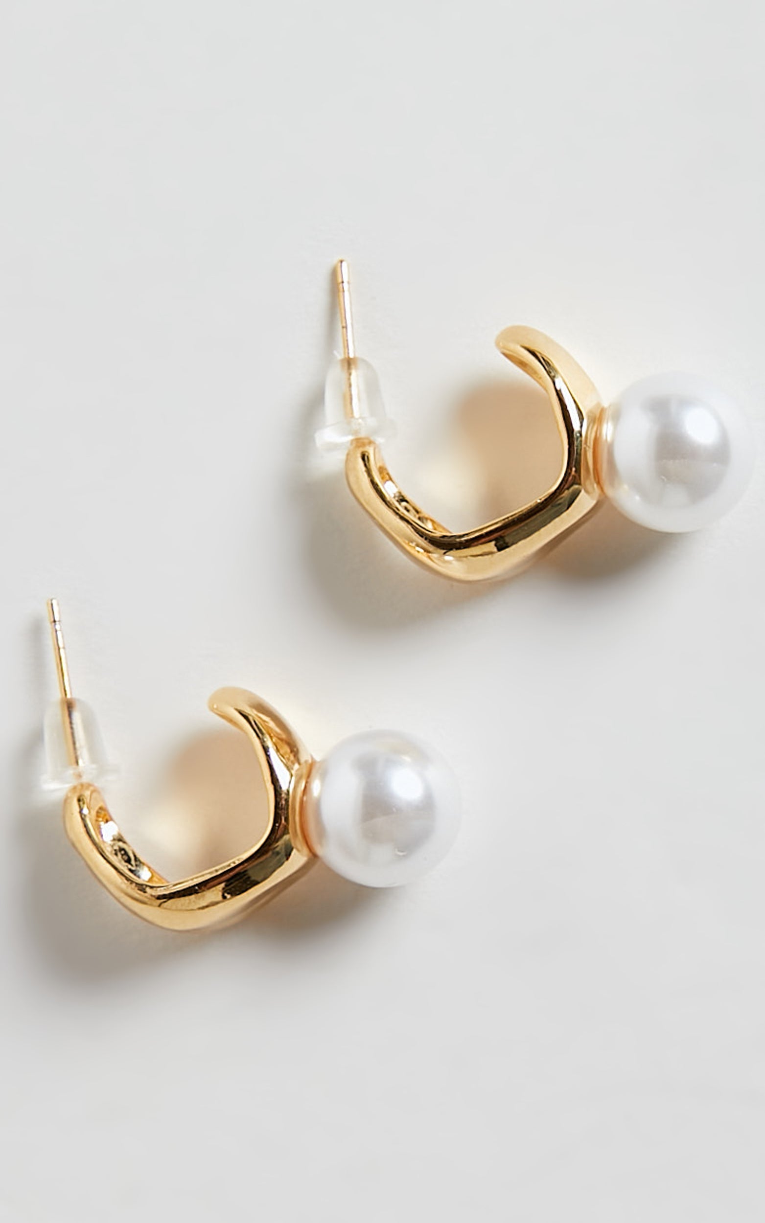 Jayden Pearl Earrings in Gold Pearl