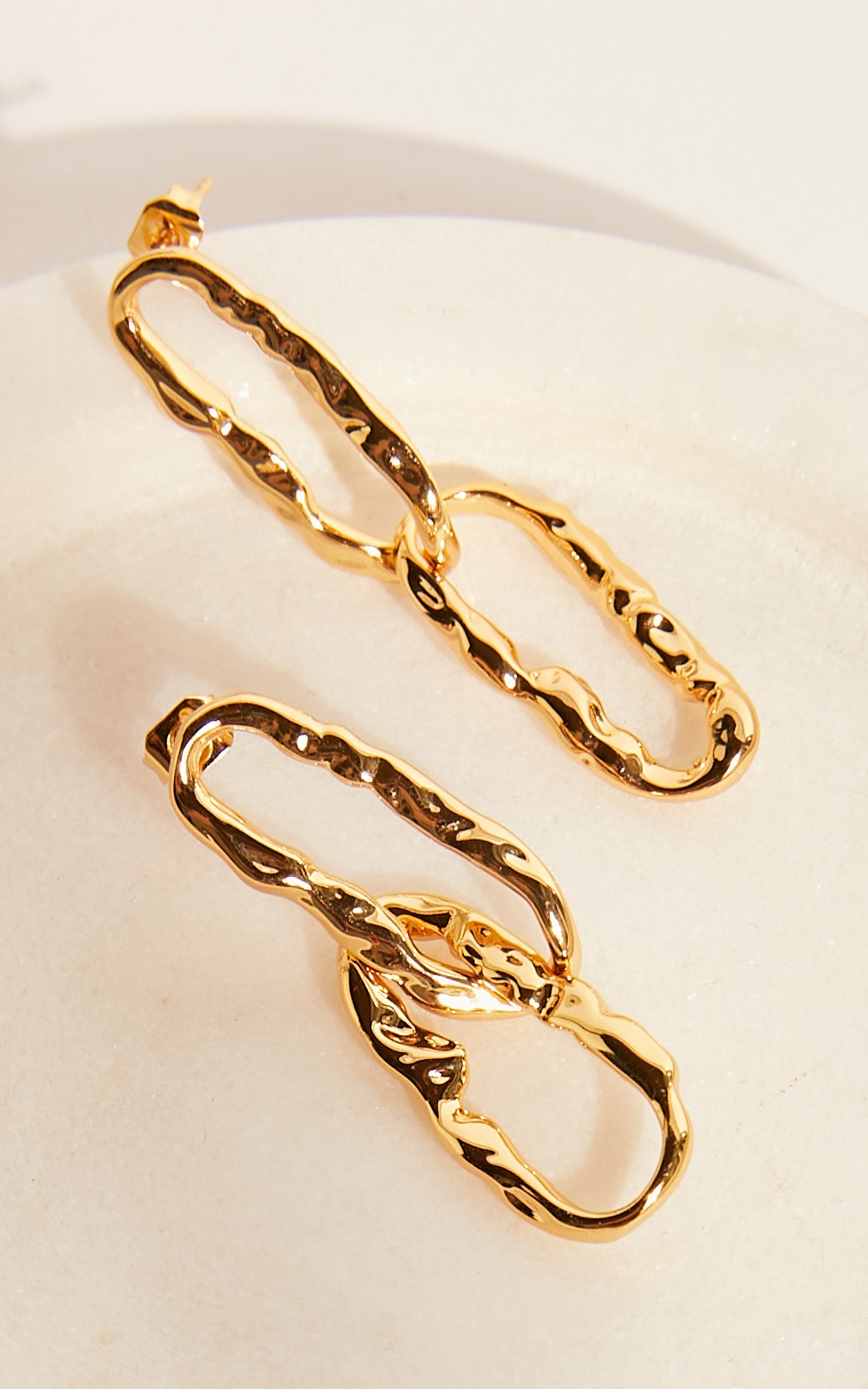 Alfonsina Chain Drop Earrings in Gold