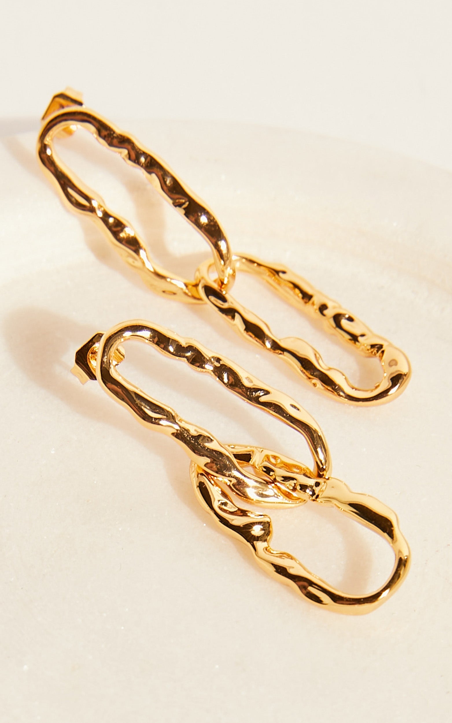 Alfonsina Chain Drop Earrings in Gold