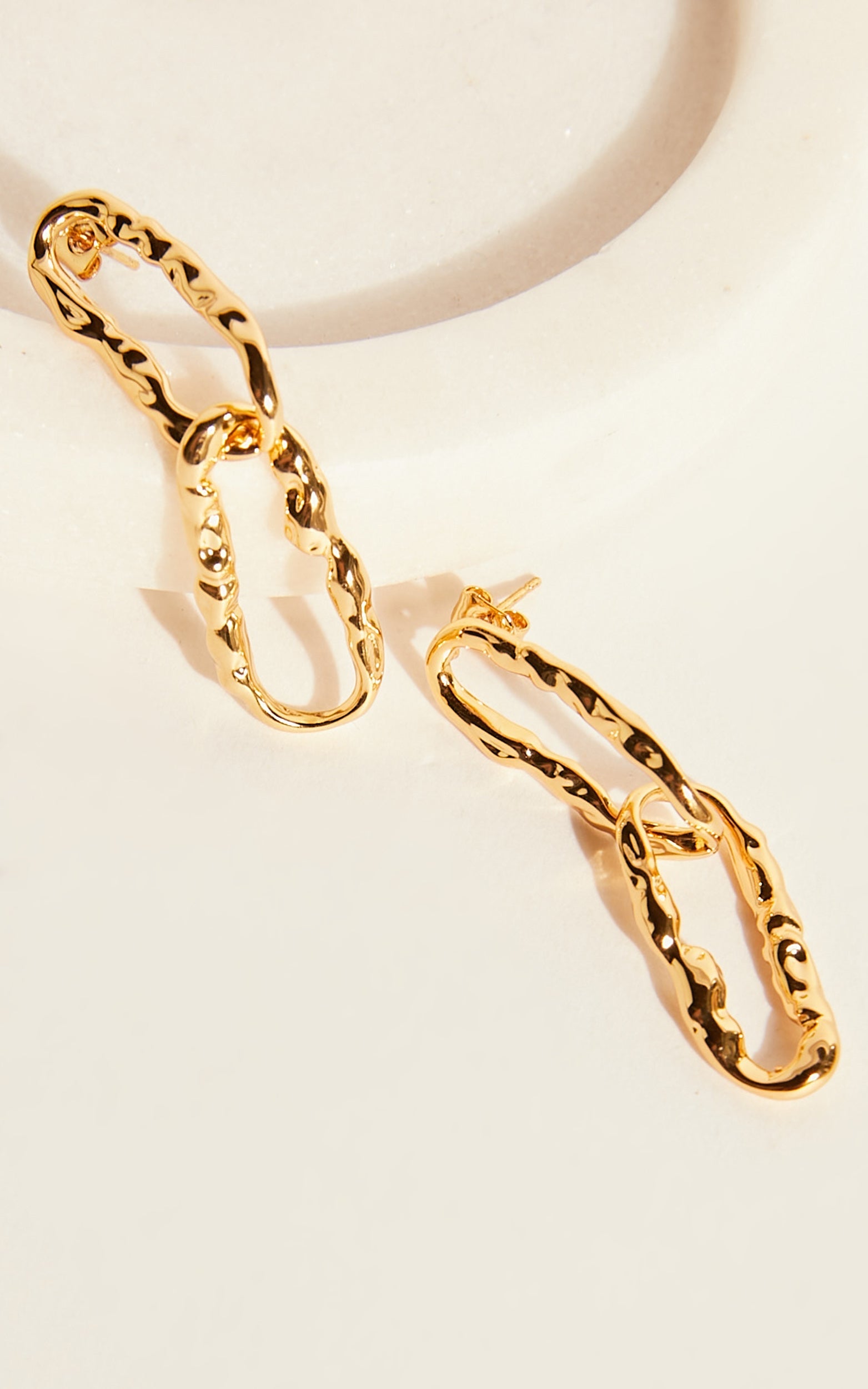 Alfonsina Chain Drop Earrings in Gold