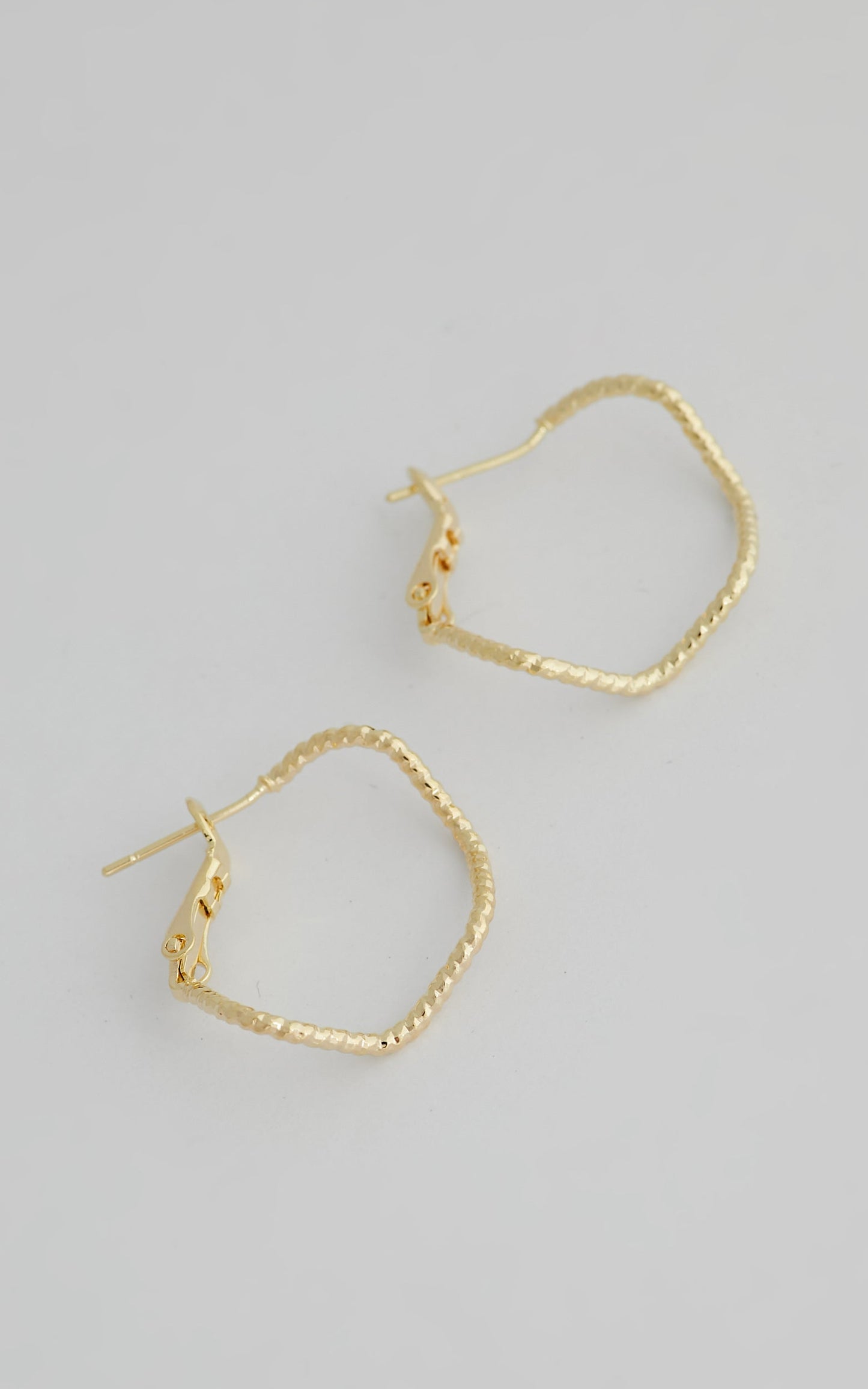 RELIQUIA - FINE SWIRL EARRINGS in Gold