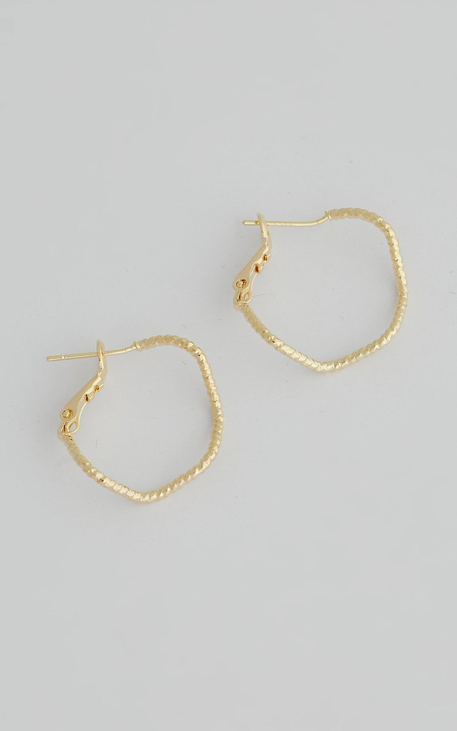 RELIQUIA - FINE SWIRL EARRINGS in Gold